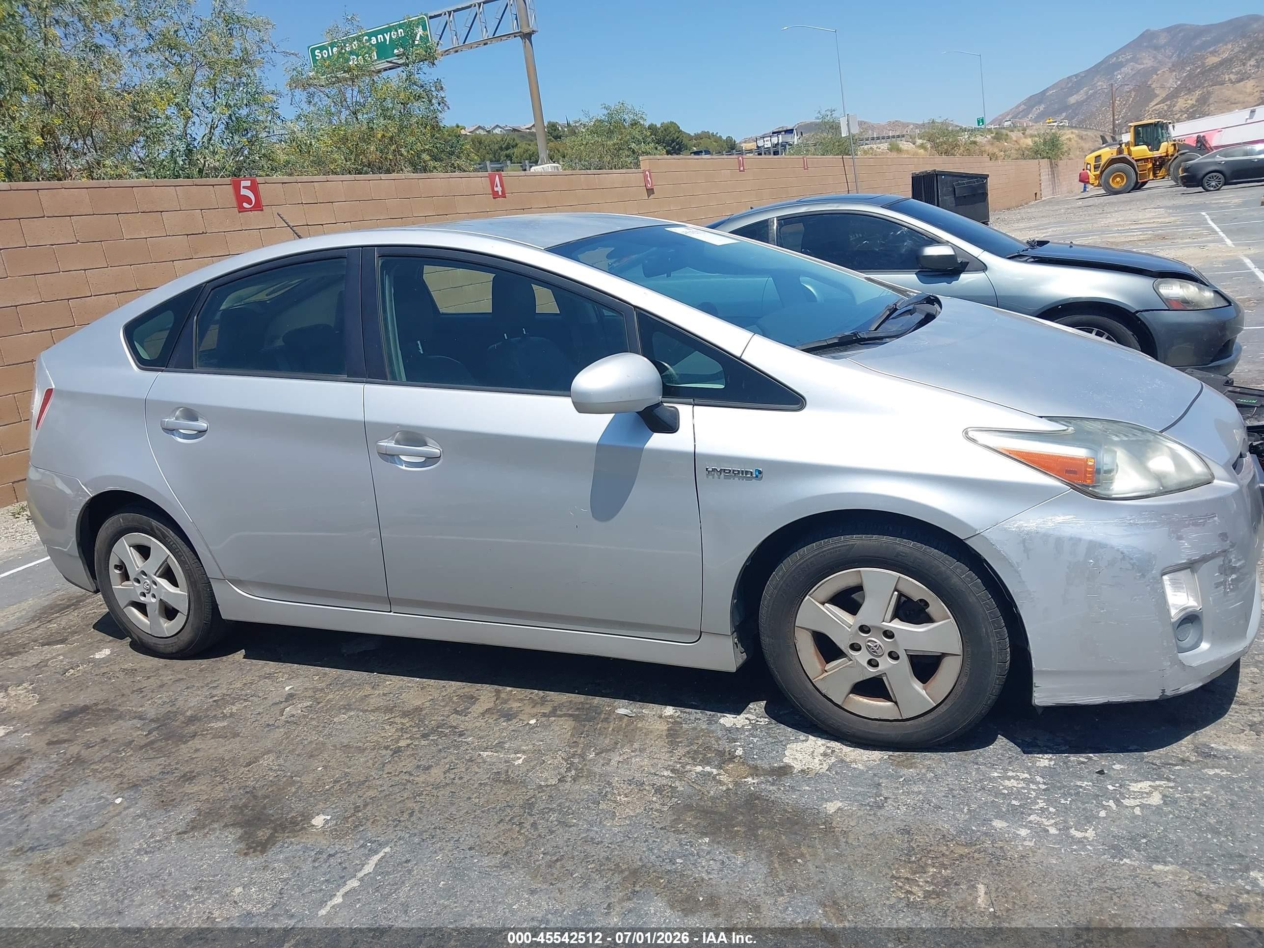 2011 Toyota Prius Two Silver vin: JTDKN3DU9B0250106