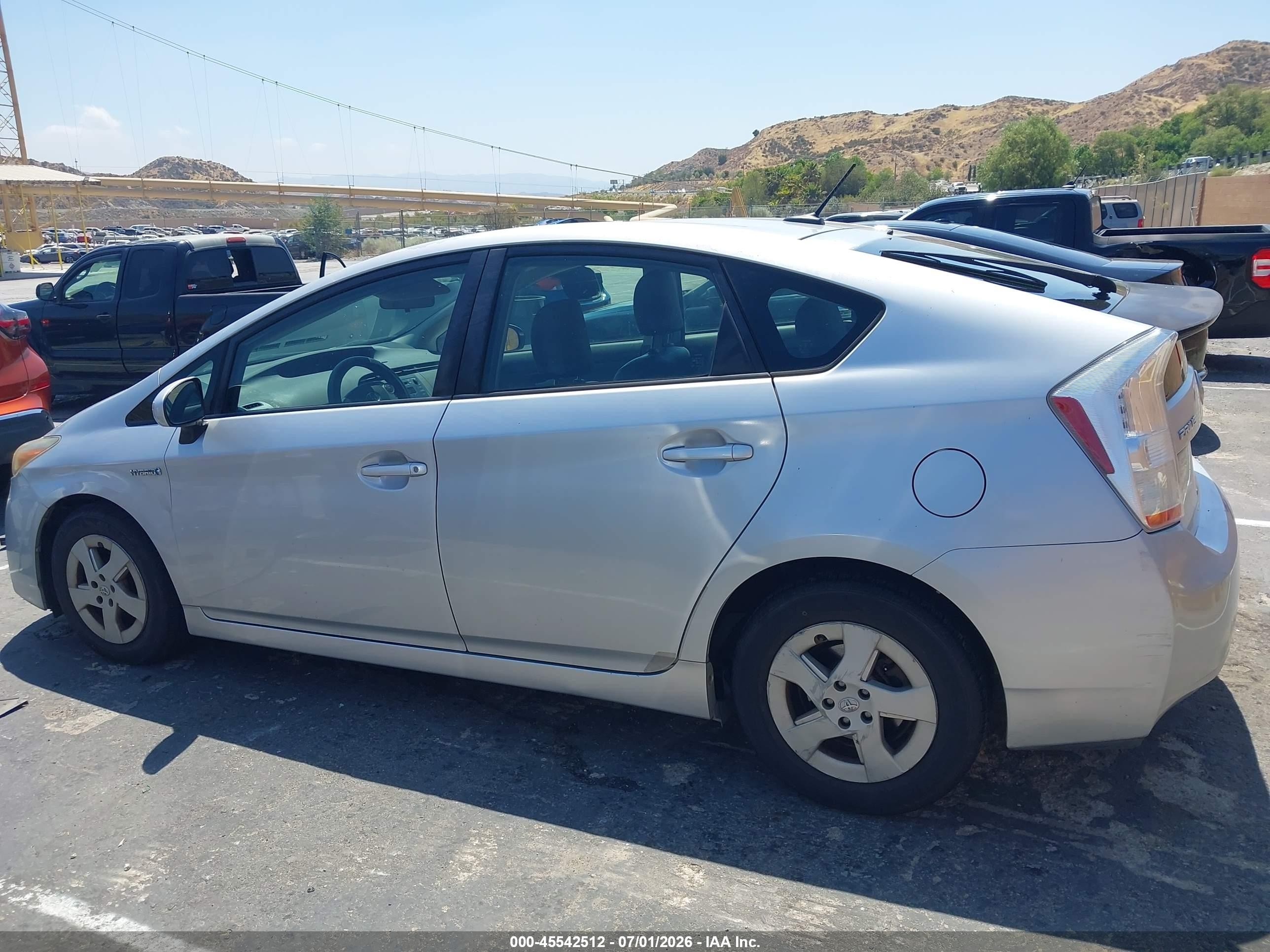 2011 Toyota Prius Two Silver vin: JTDKN3DU9B0250106