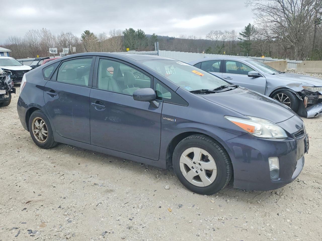2011 Toyota Prius Two Blue vin: JTDKN3DU9B0263860