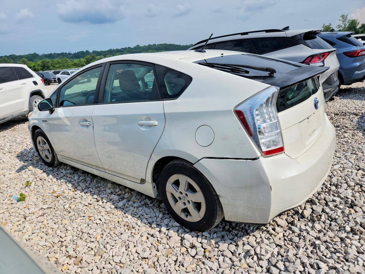 2011 Toyota Prius Two White vin: JTDKN3DU9B0328402