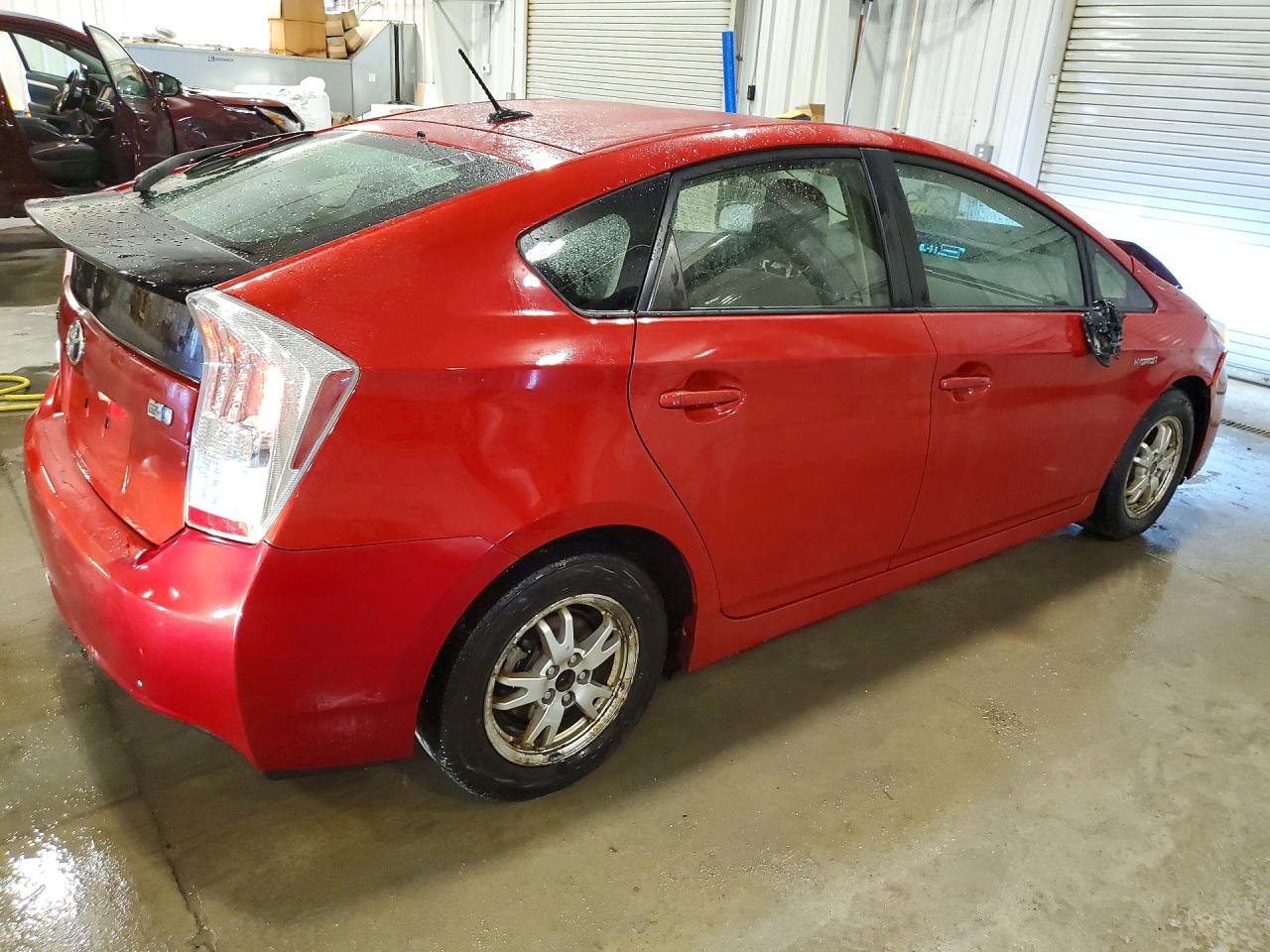 2011 Toyota Prius Two Красный vin: JTDKN3DU9B1361538