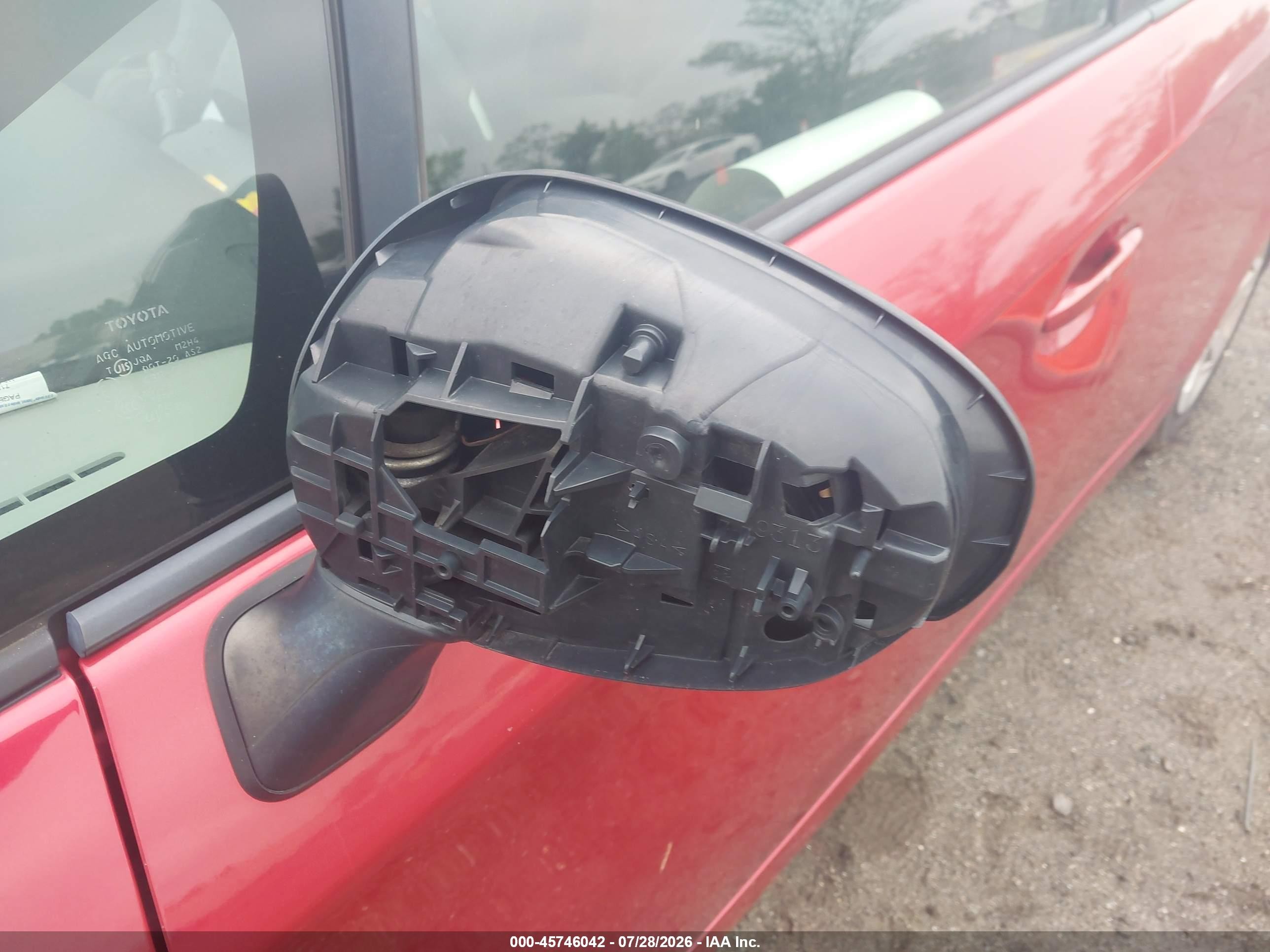 2011 Toyota Prius Two Красный vin: JTDKN3DU9B1379151