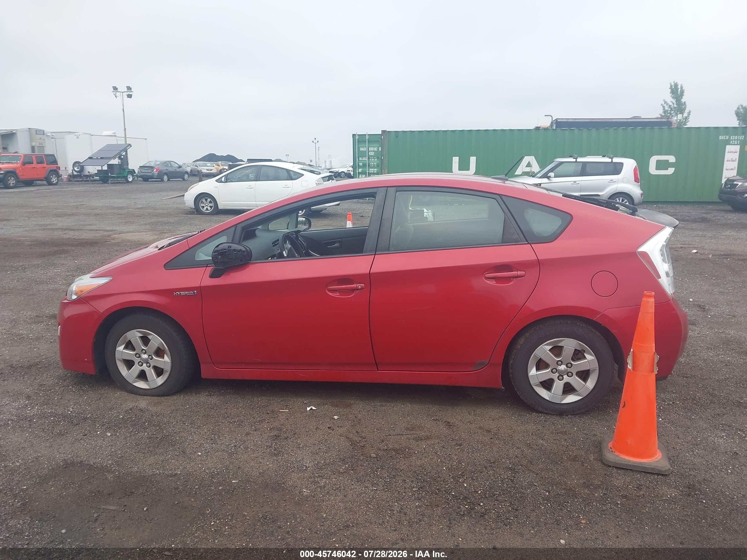 2011 Toyota Prius Two Красный vin: JTDKN3DU9B1379151