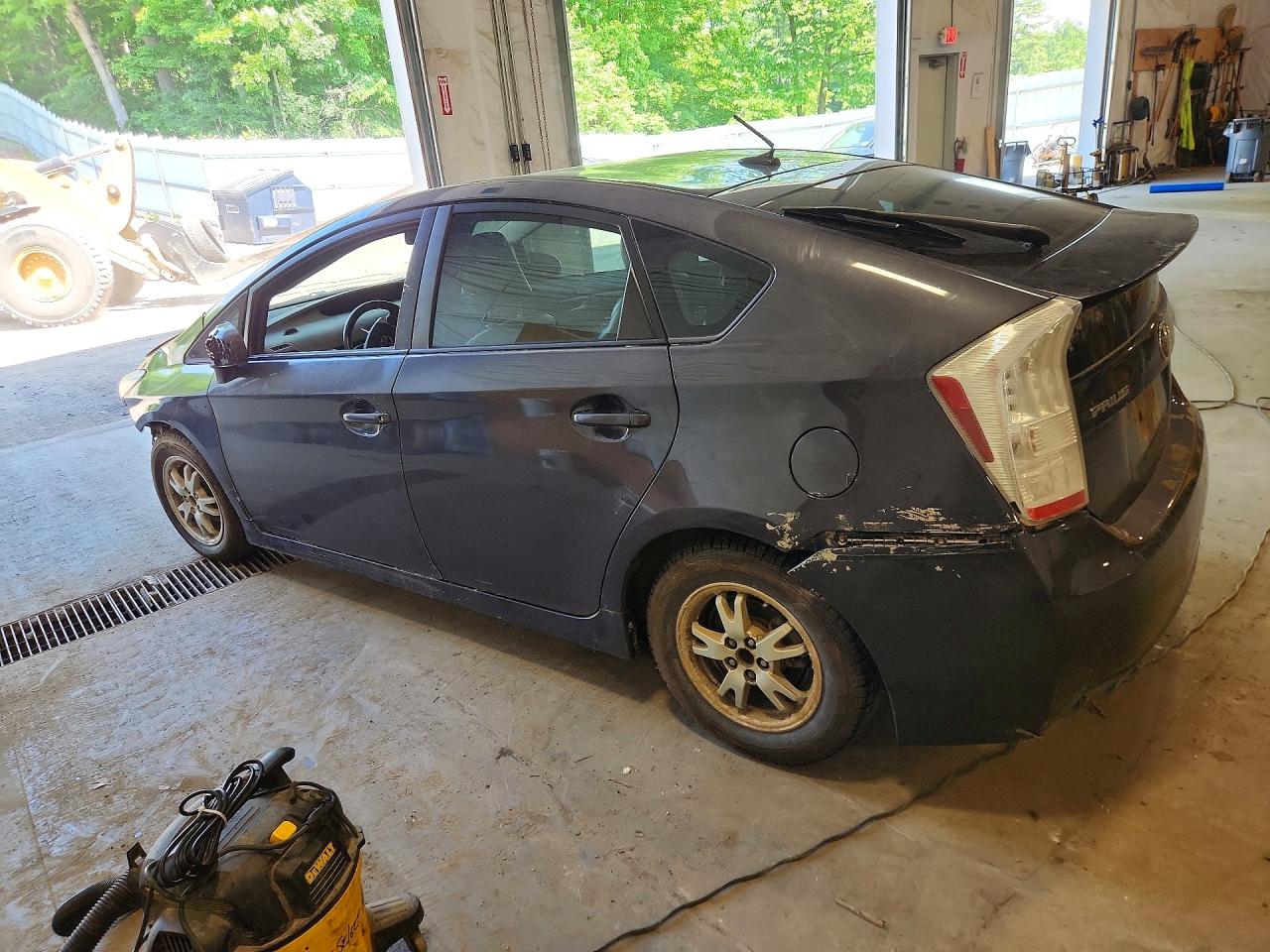 2011 Toyota Prius Two Blue vin: JTDKN3DU9B1405957