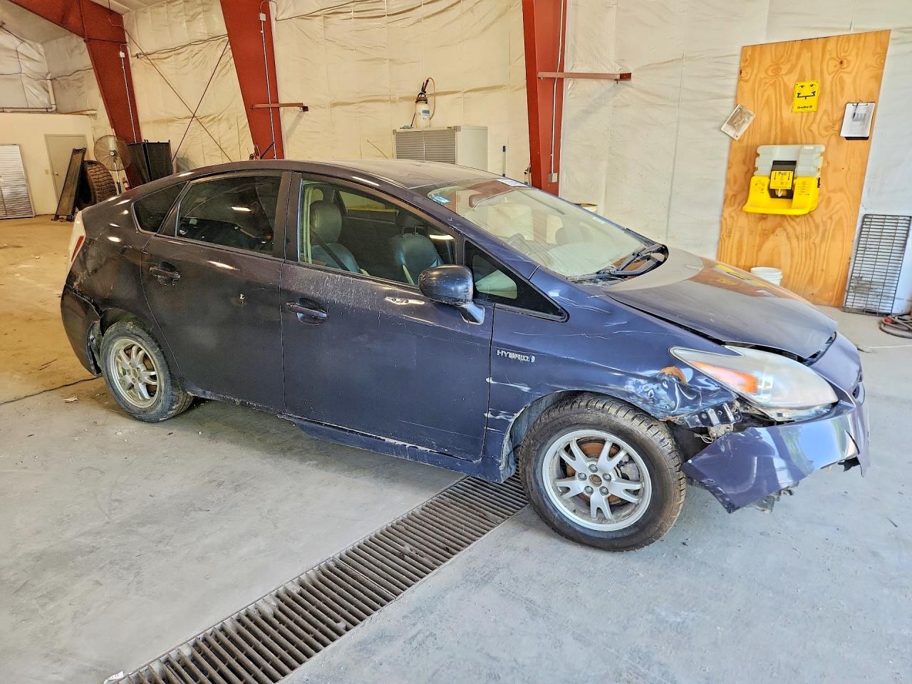 2011 Toyota Prius Two Blue vin: JTDKN3DU9B1405957