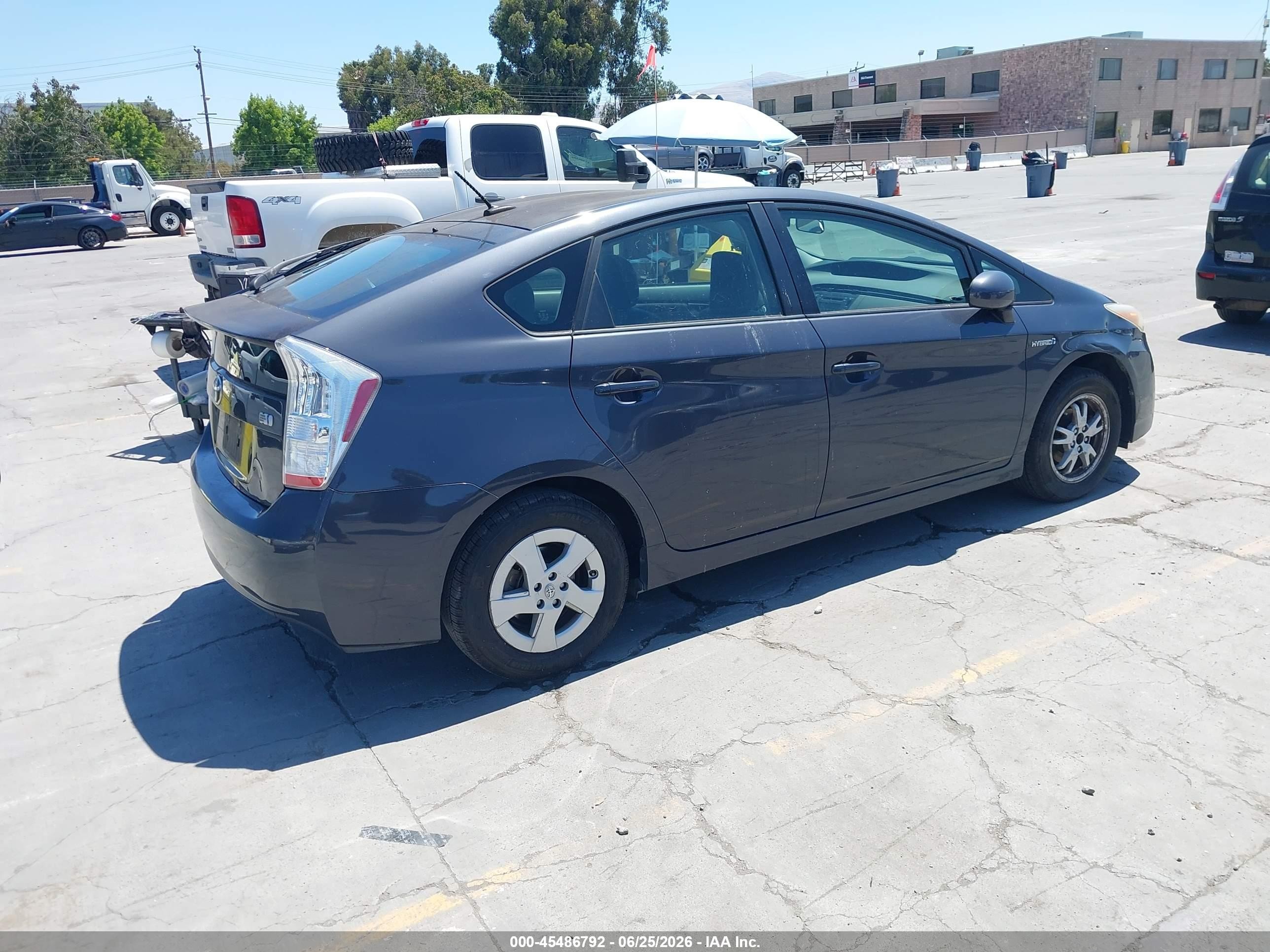 2011 Toyota Prius Two Серый vin: JTDKN3DU9B1409765