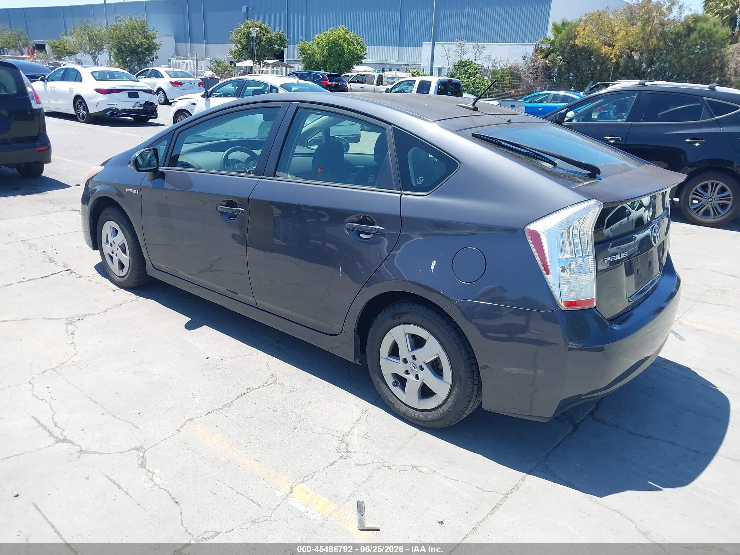 2011 Toyota Prius Two Серый vin: JTDKN3DU9B1409765