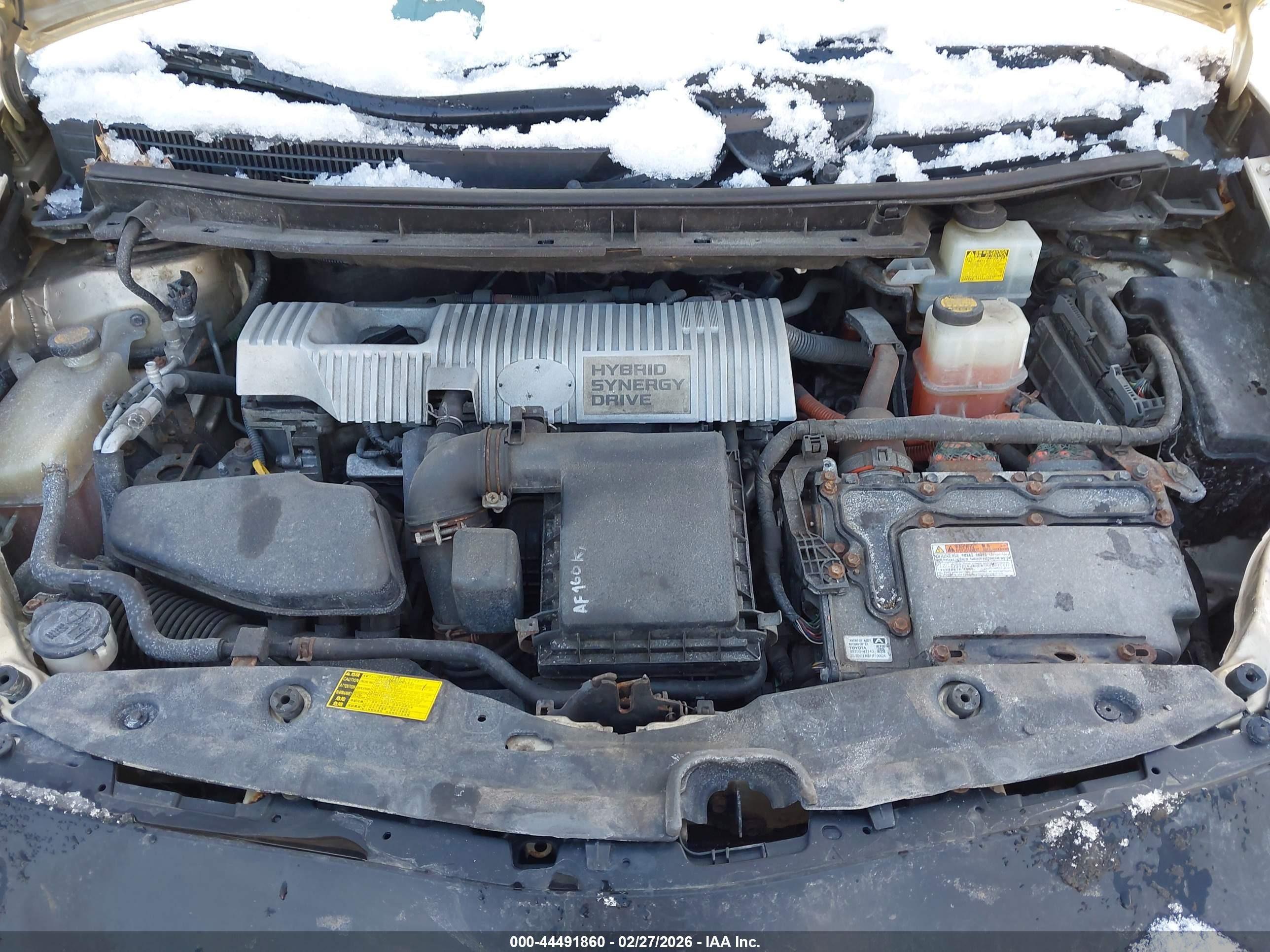 2011 Toyota Prius Two Золотой vin: JTDKN3DU9B1447223