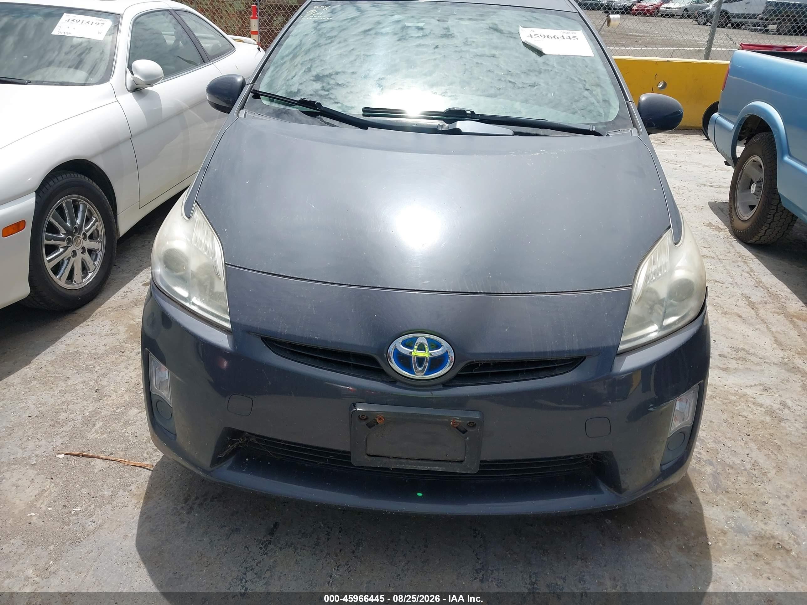 2011 Toyota Prius Two Серый vin: JTDKN3DU9B5311862