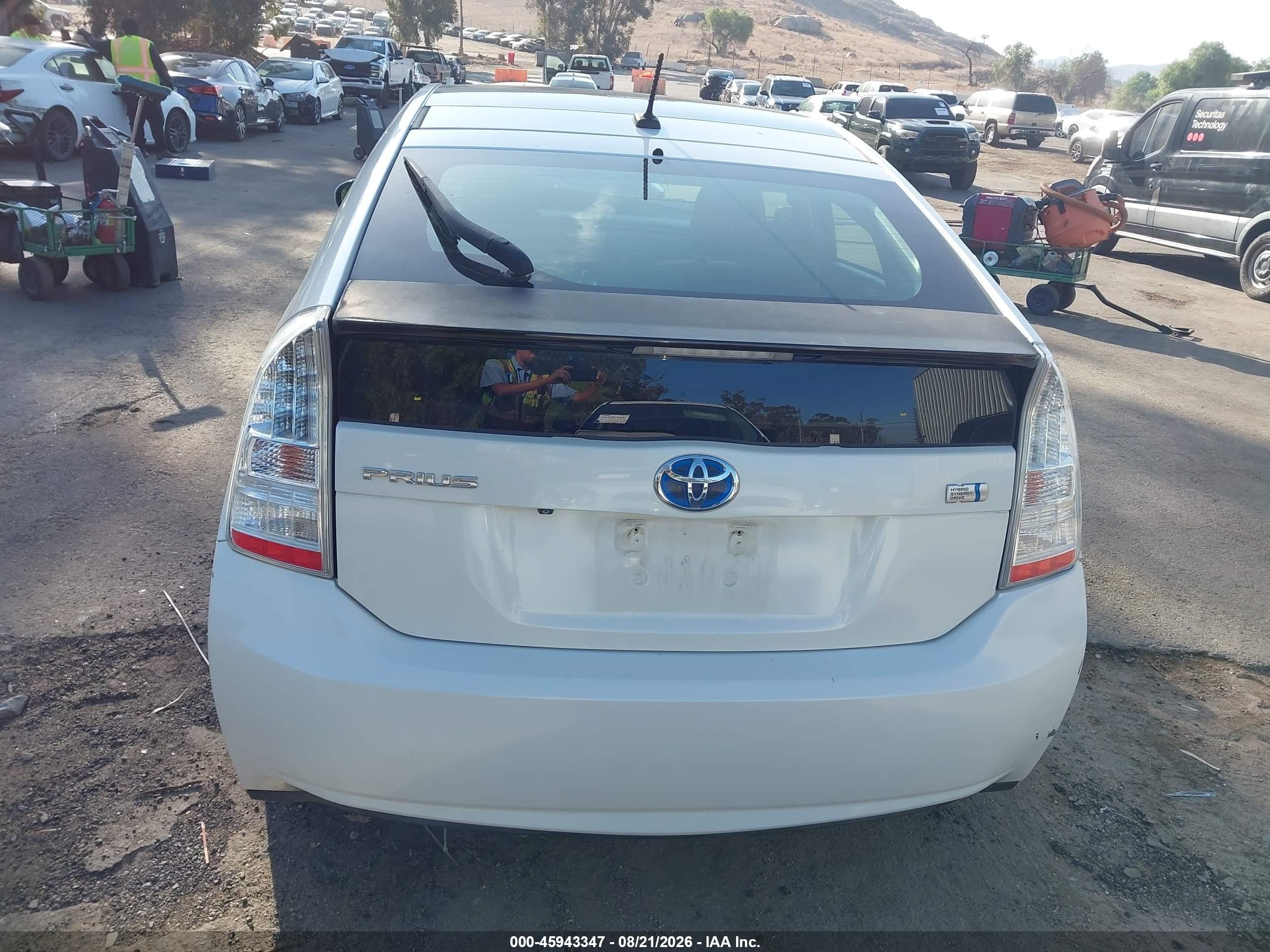 2011 Toyota Prius Three White vin: JTDKN3DU9B5315989