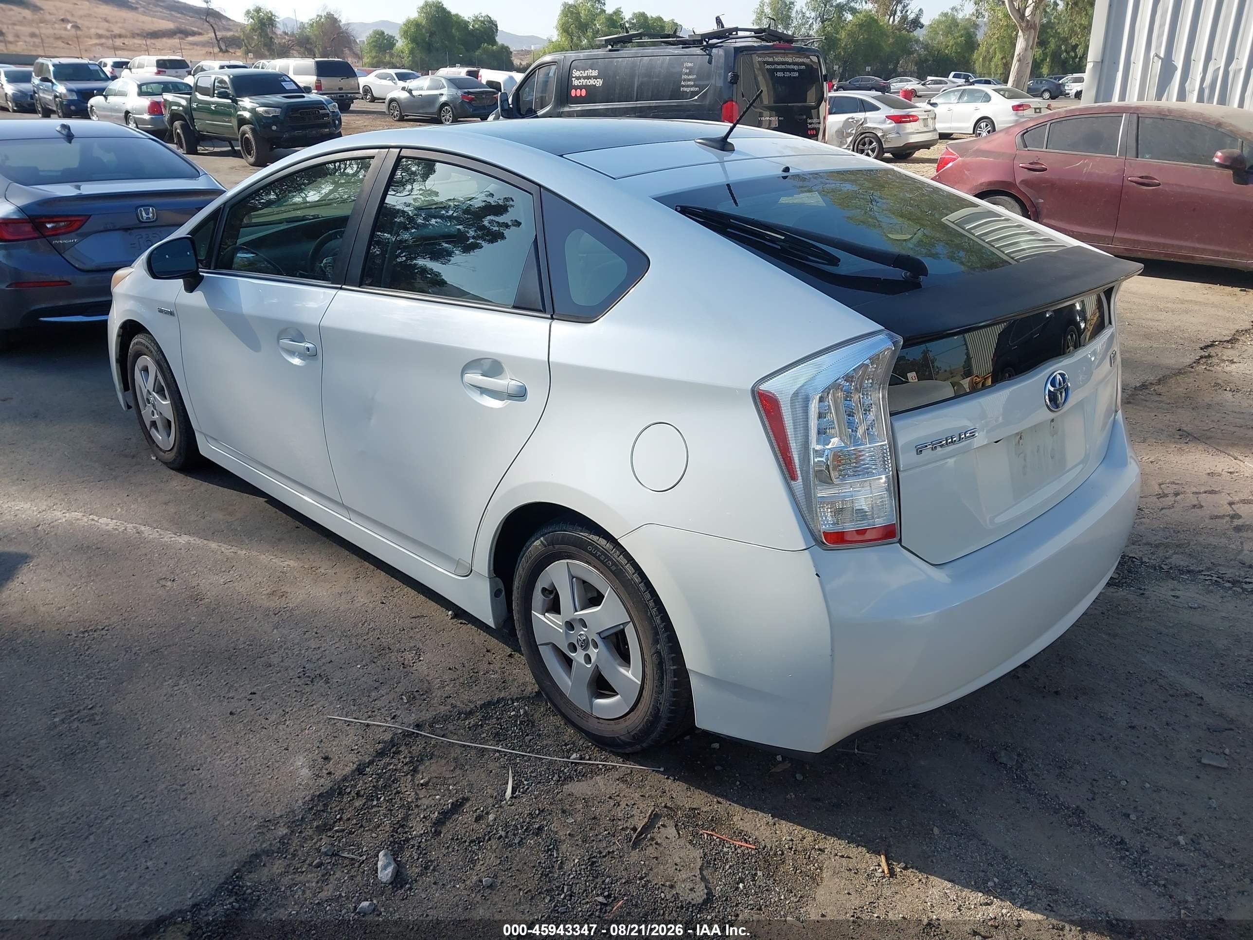 2011 Toyota Prius Three White vin: JTDKN3DU9B5315989