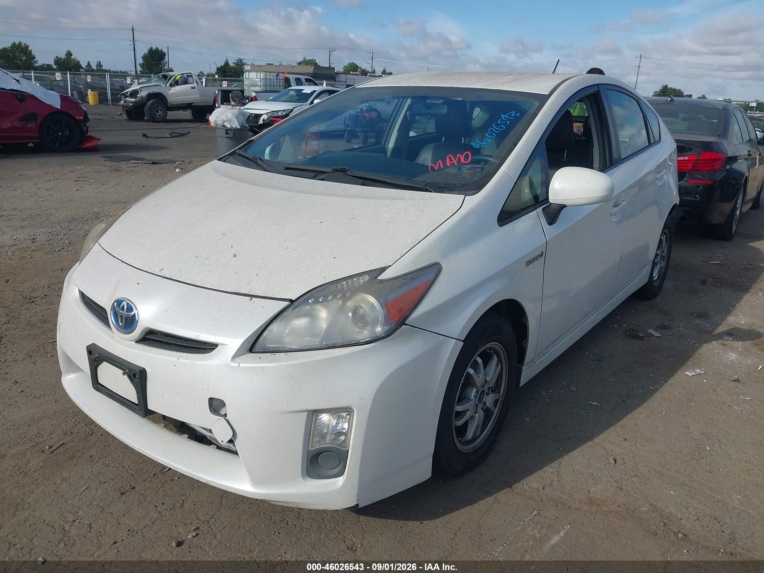 2011 Toyota Prius Two White vin: JTDKN3DU9B5337667