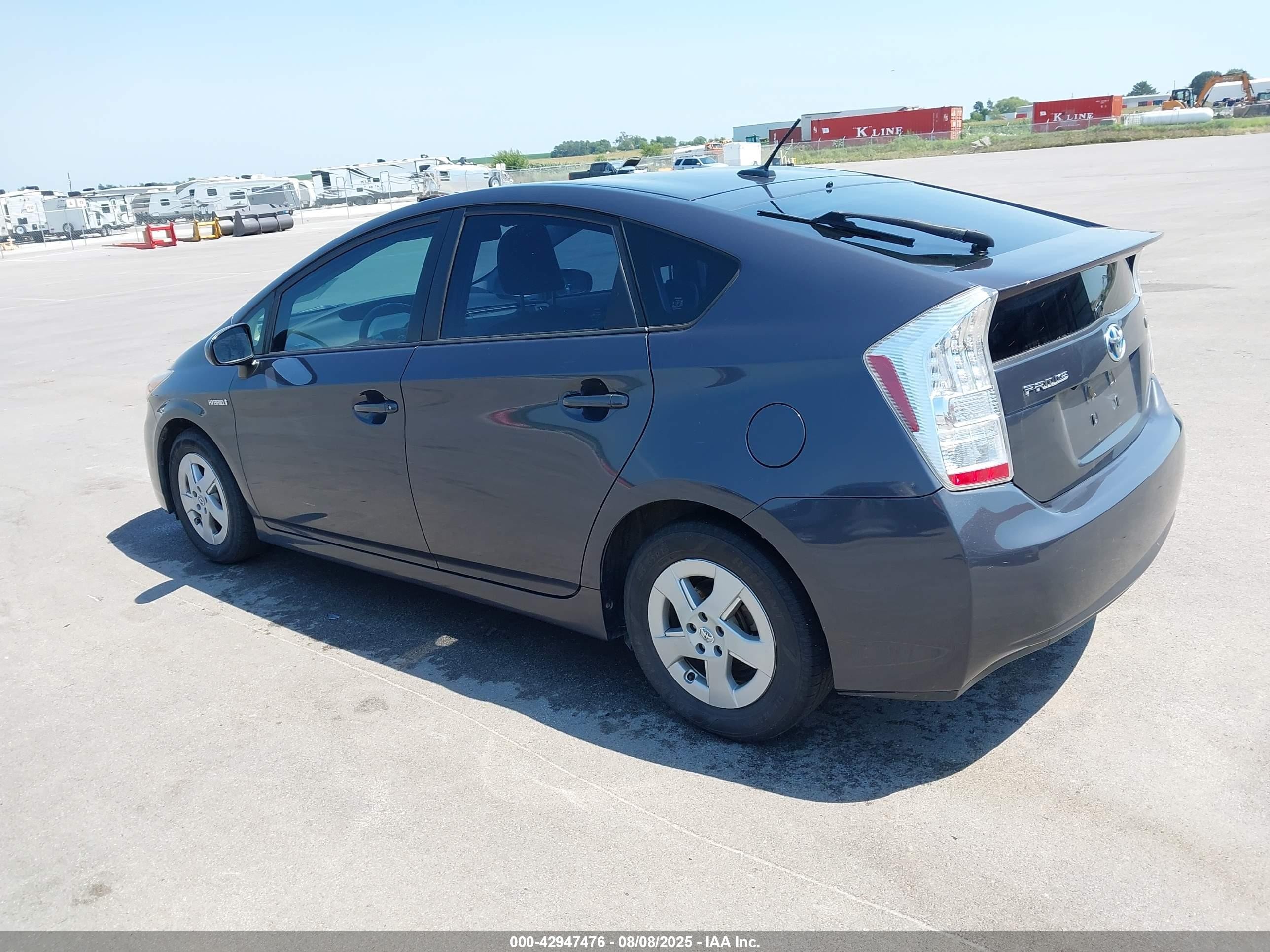 2011 Toyota Prius Three Серый vin: JTDKN3DU9B5339984