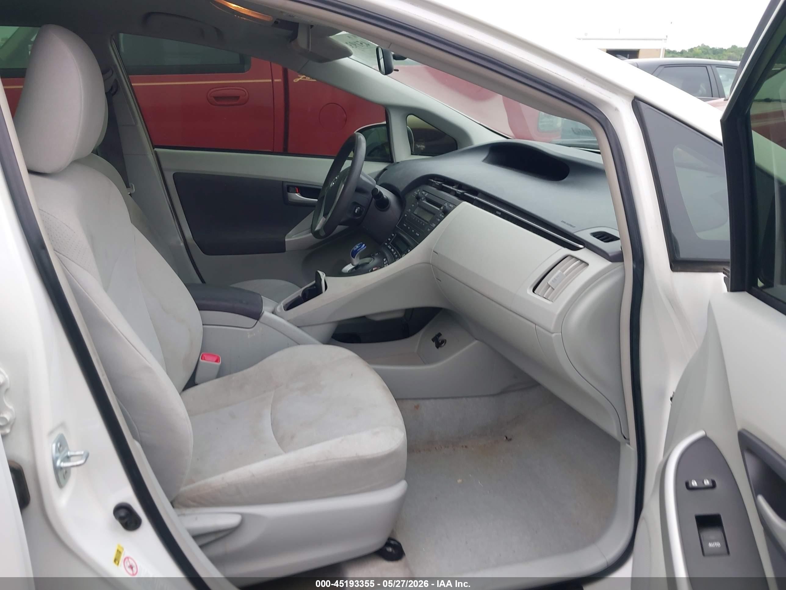 2011 Toyota Prius Two White vin: JTDKN3DU9B5342139