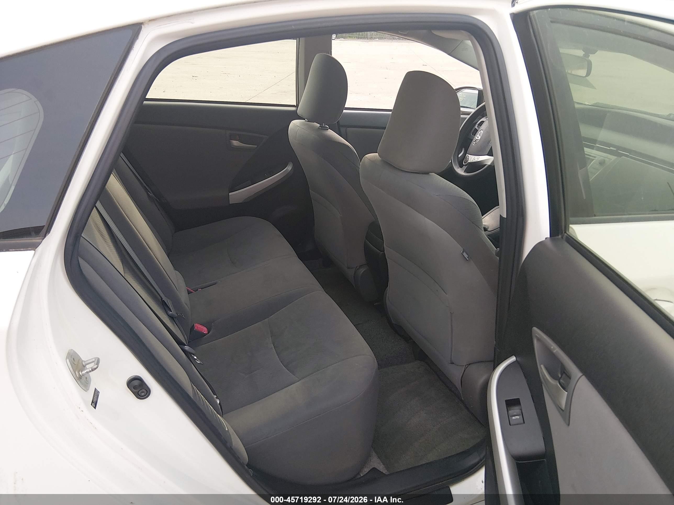 2012 Toyota Prius Two White vin: JTDKN3DU9C1539188