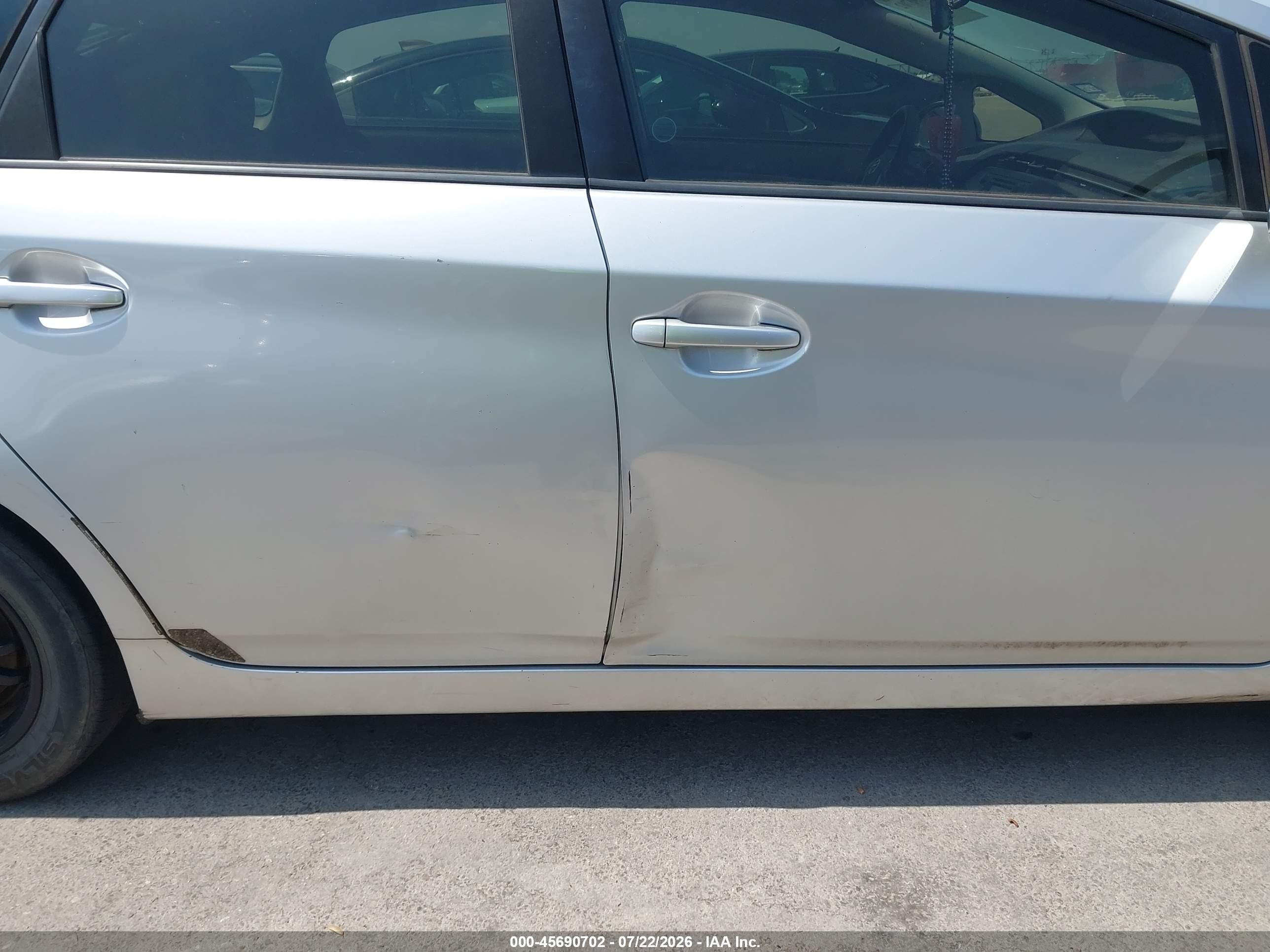 2012 Toyota Prius Three Silver vin: JTDKN3DU9C1614892