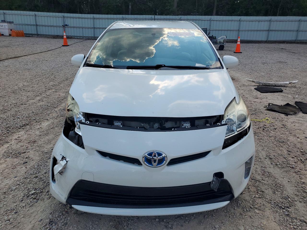 2012 Toyota Prius Two White vin: JTDKN3DU9C5415026