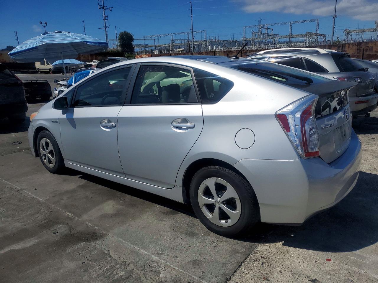 2012 Toyota Prius Three Silver vin: JTDKN3DU9C5484427