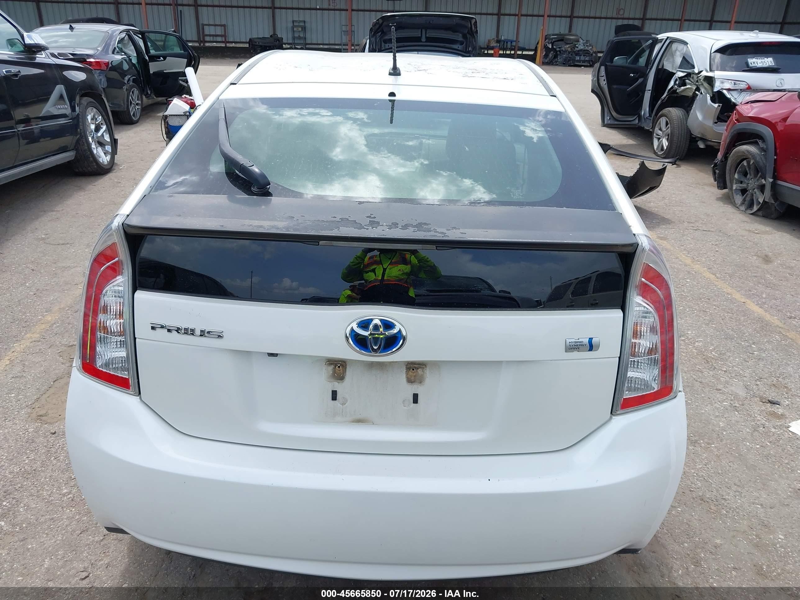 2013 Toyota Prius Two White vin: JTDKN3DU9D0340455