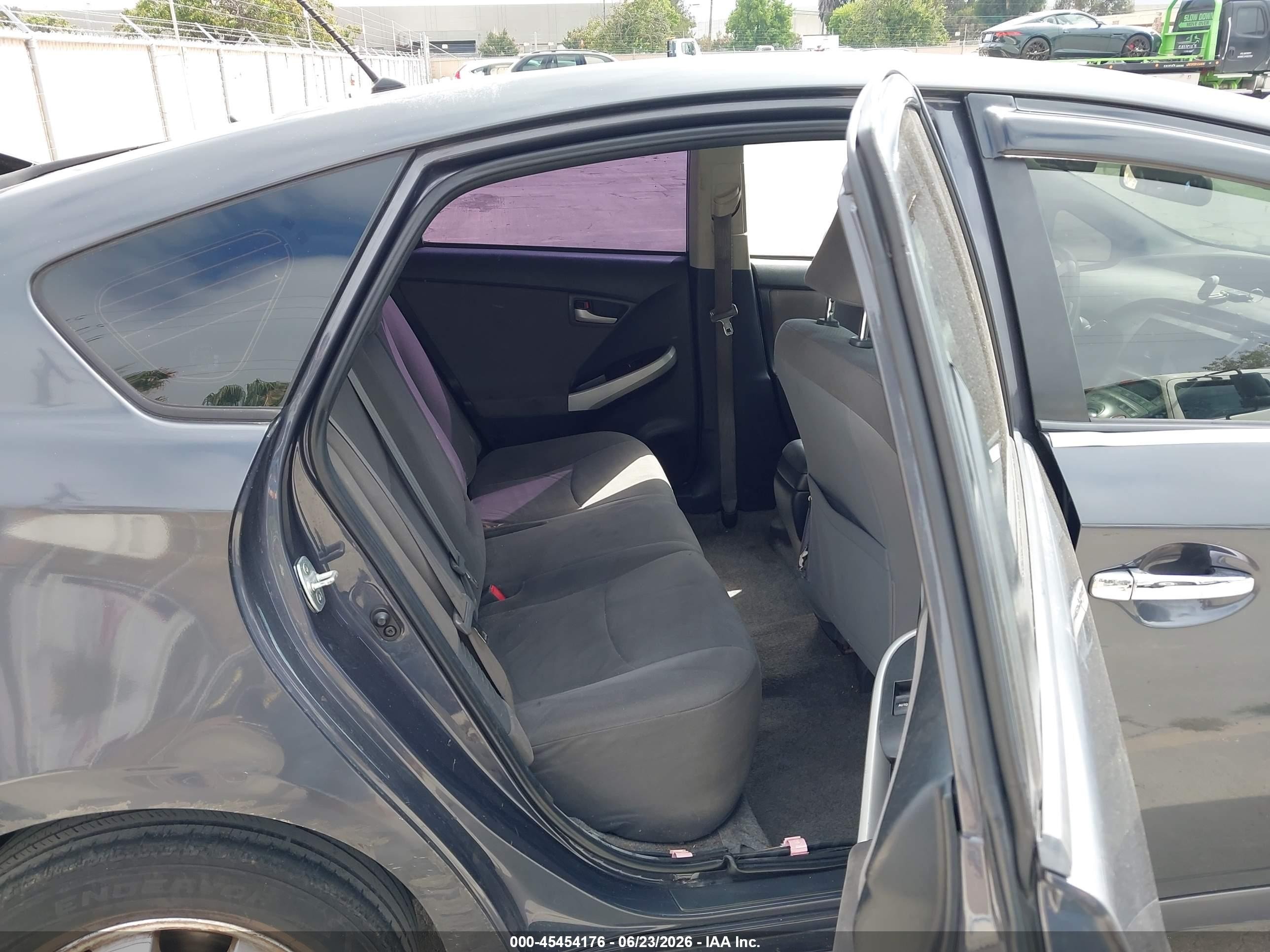 2013 Toyota Prius Two Серый vin: JTDKN3DU9D1673331
