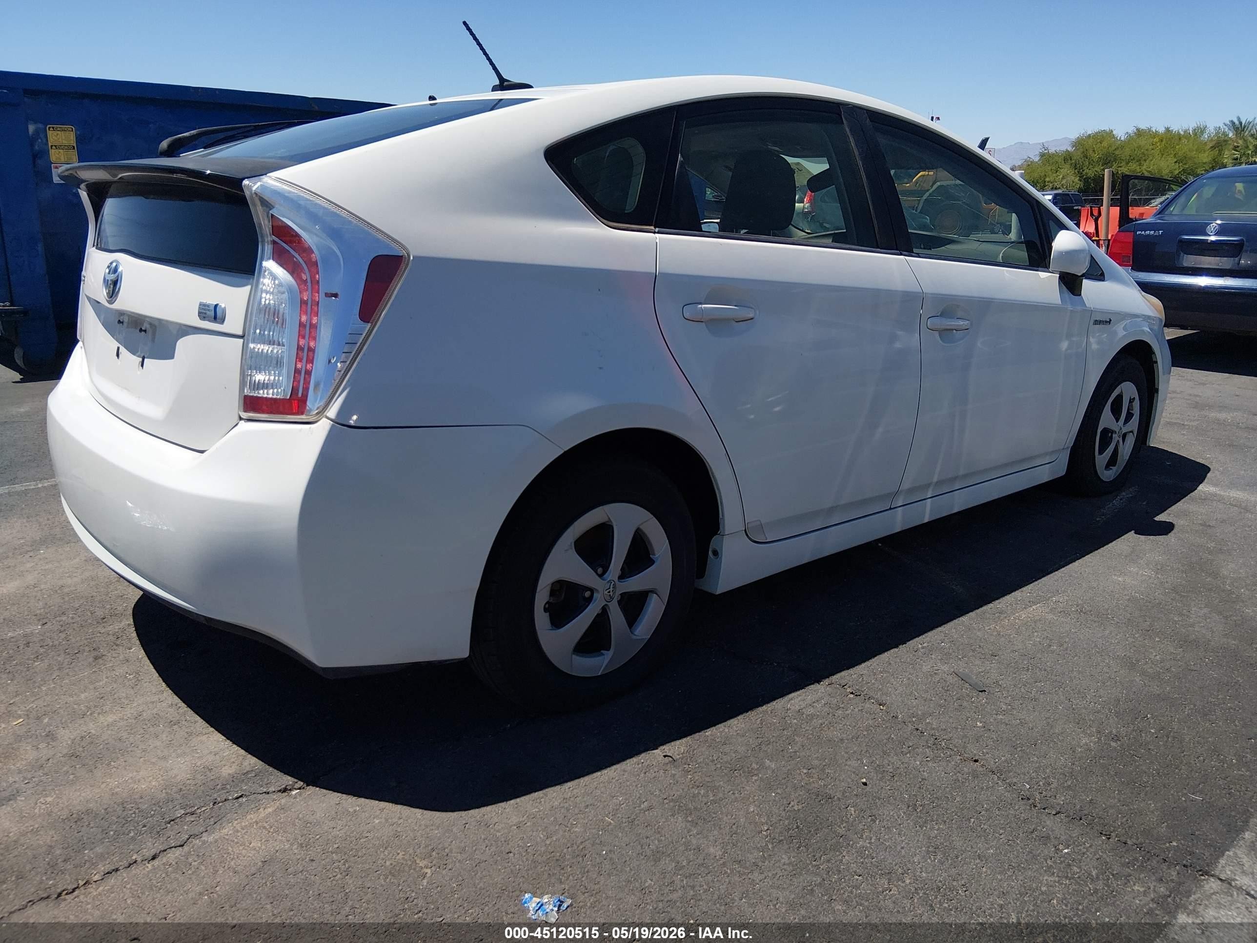 2013 Toyota Prius Three Белый vin: JTDKN3DU9D1712788