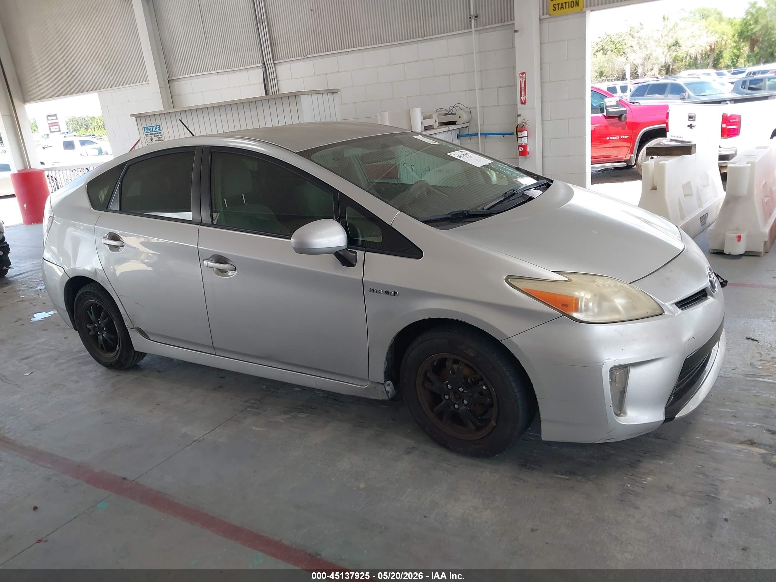 2013 Toyota Prius Three Silver vin: JTDKN3DU9D5553473