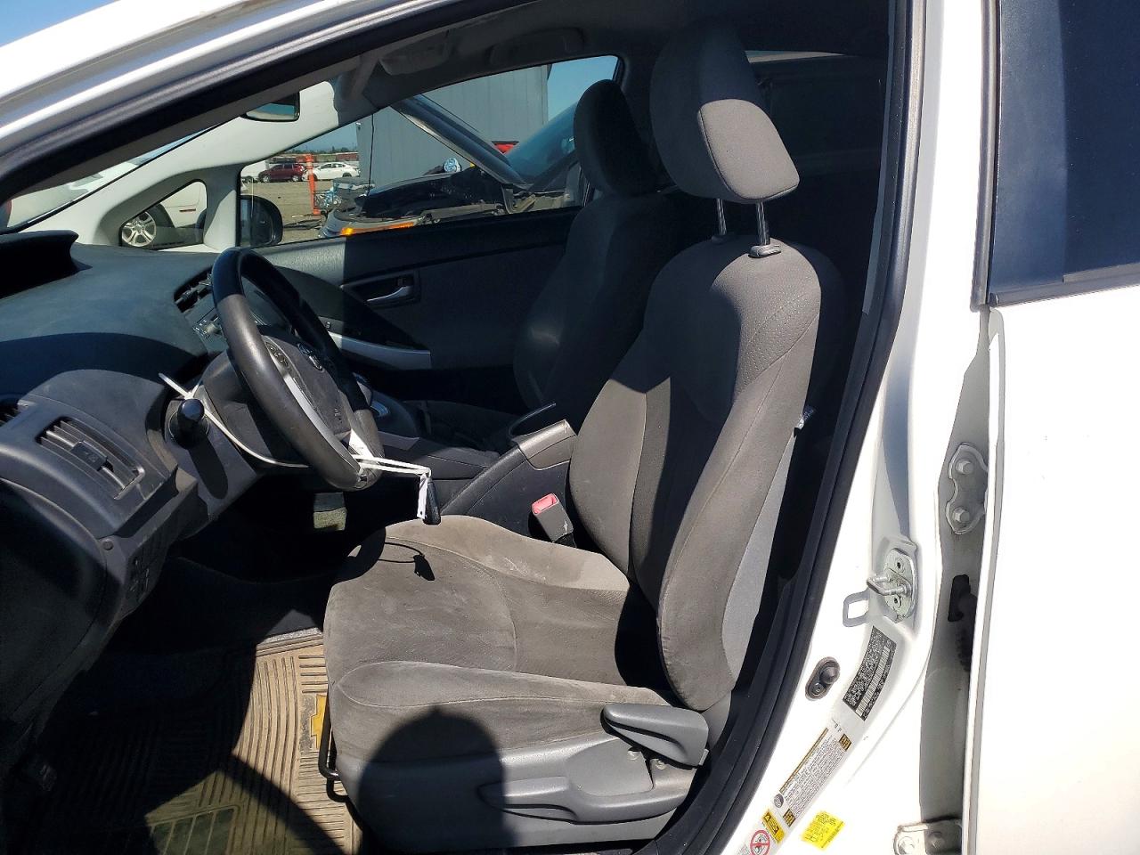 2013 Toyota Prius Three White vin: JTDKN3DU9D5584061