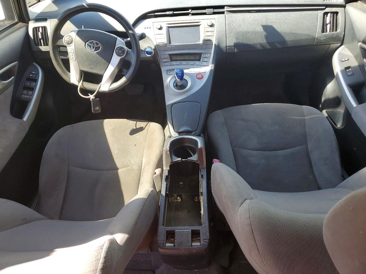 2013 Toyota Prius Three White vin: JTDKN3DU9D5584061