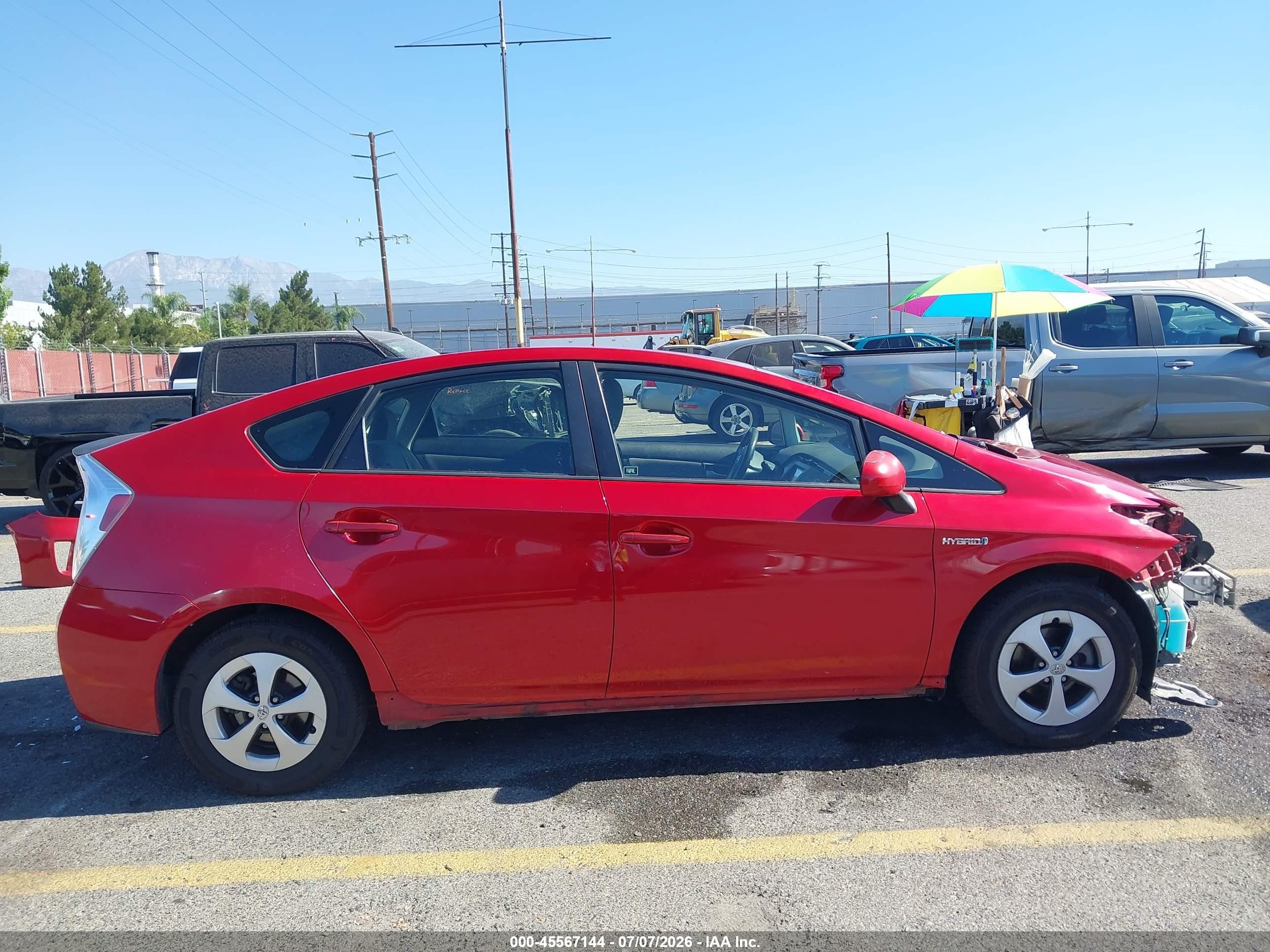 2014 Toyota Prius Three Red vin: JTDKN3DU9E0388698