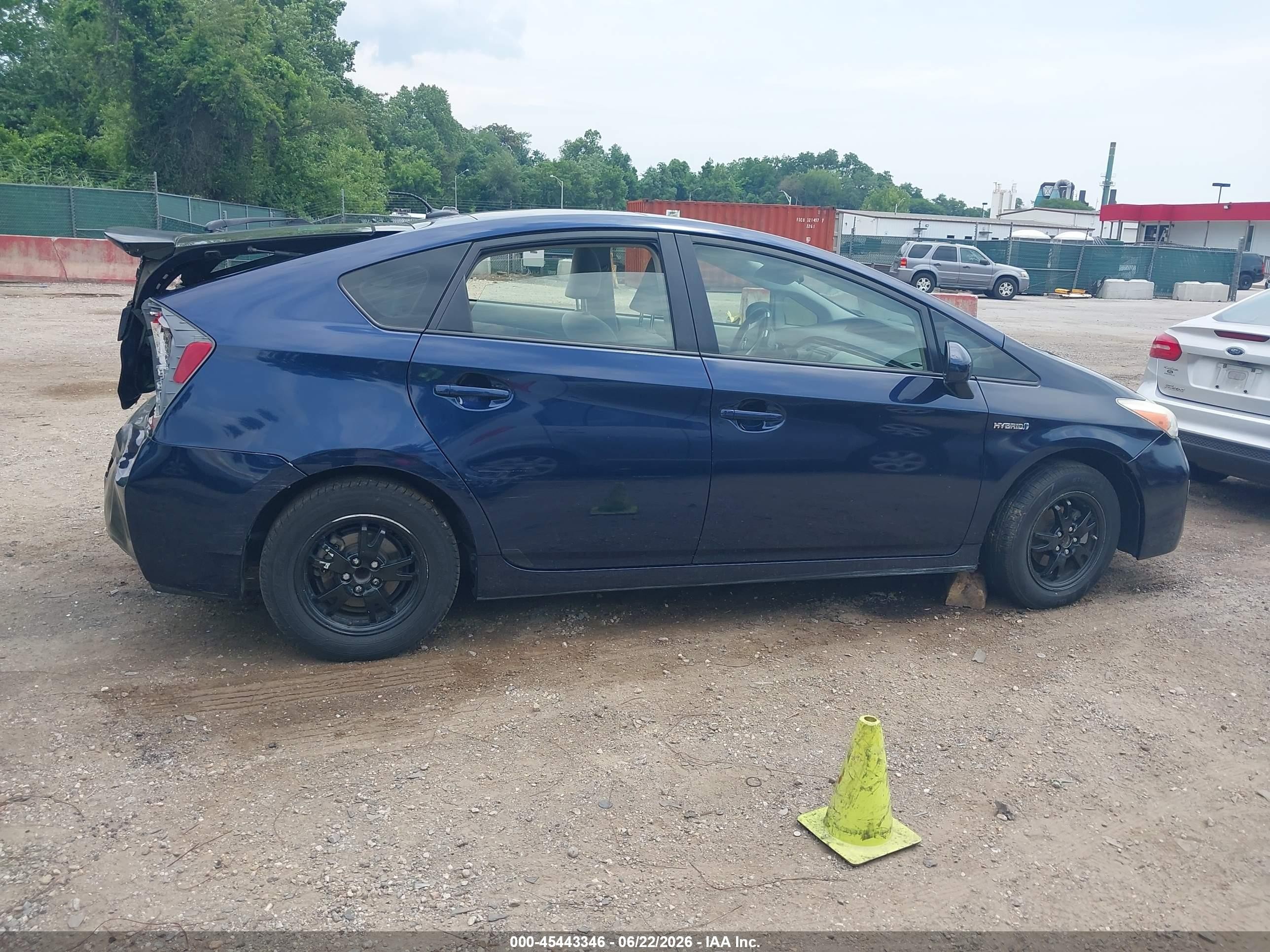 2014 Toyota Prius Three Blue vin: JTDKN3DU9E1800077