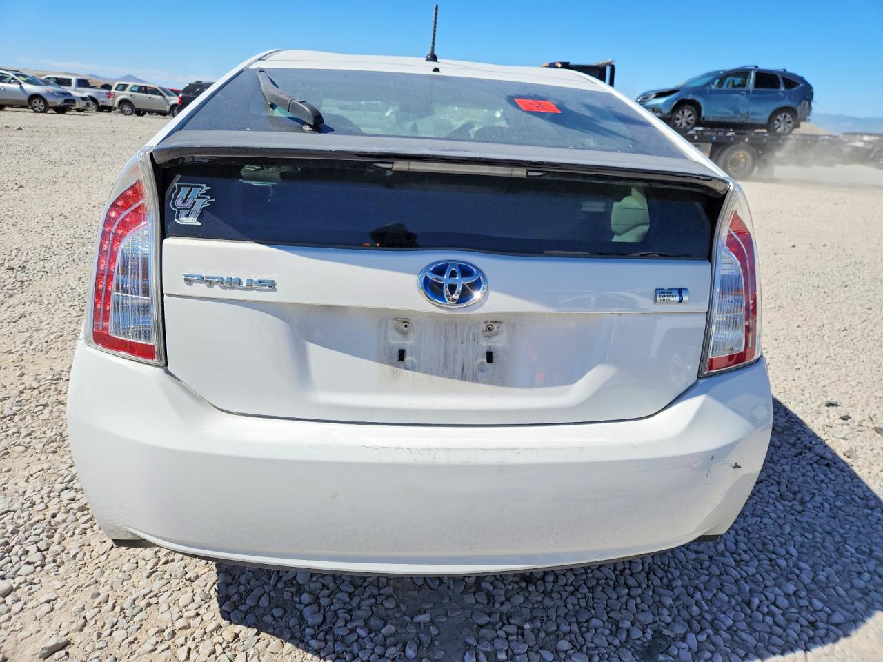 2014 Toyota Prius Two White vin: JTDKN3DU9E1831264