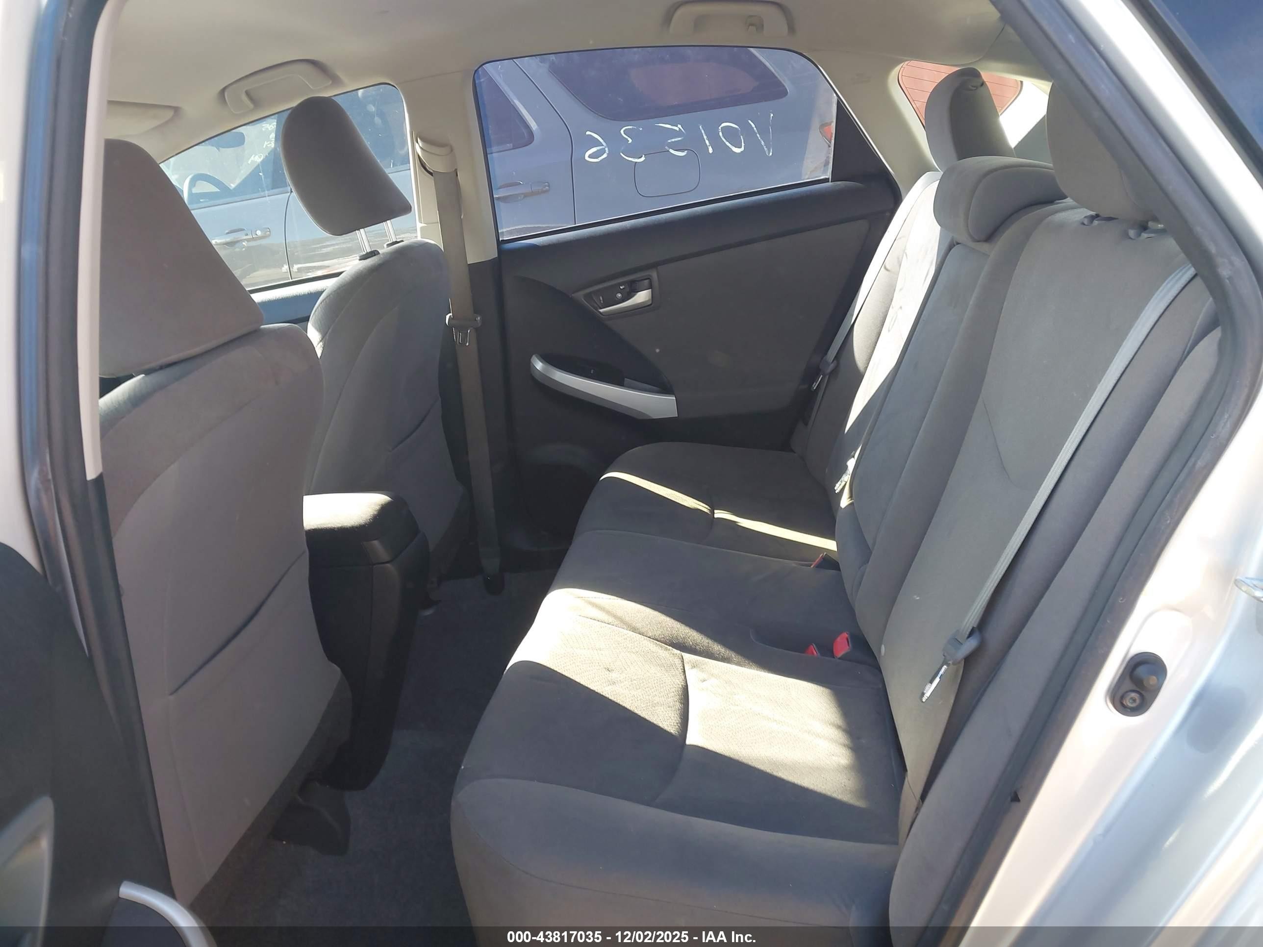 2015 Toyota Prius   Silver vin: JTDKN3DU9F0395944