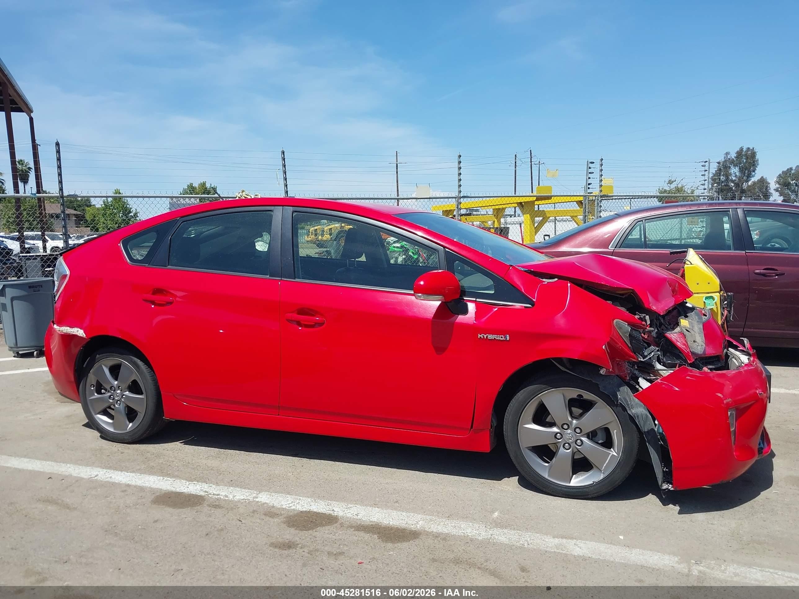 2015 Toyota Prius Persona Series Special Edition Red vin: JTDKN3DU9F0397273