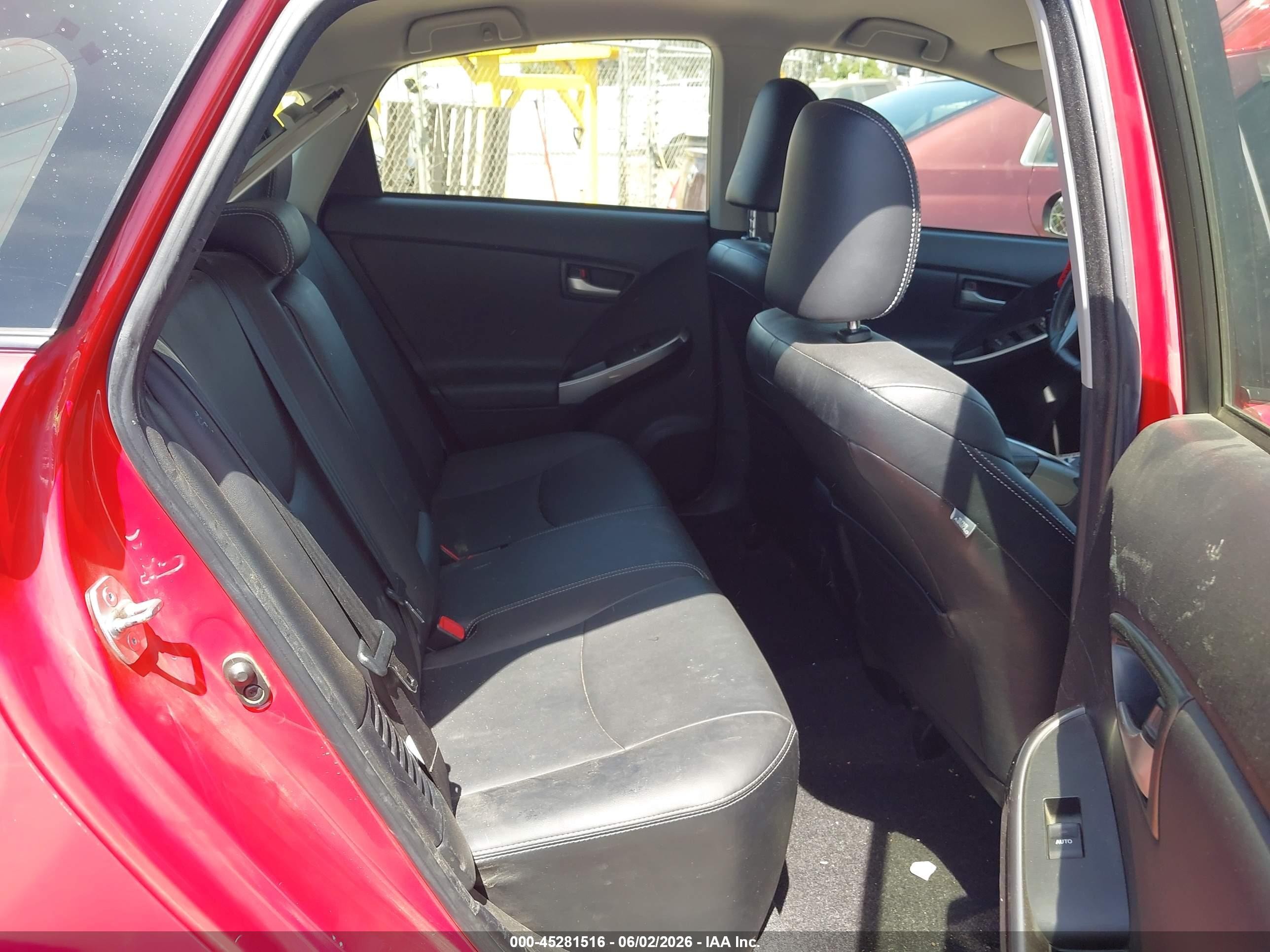 2015 Toyota Prius Persona Series Special Edition Red vin: JTDKN3DU9F0397273