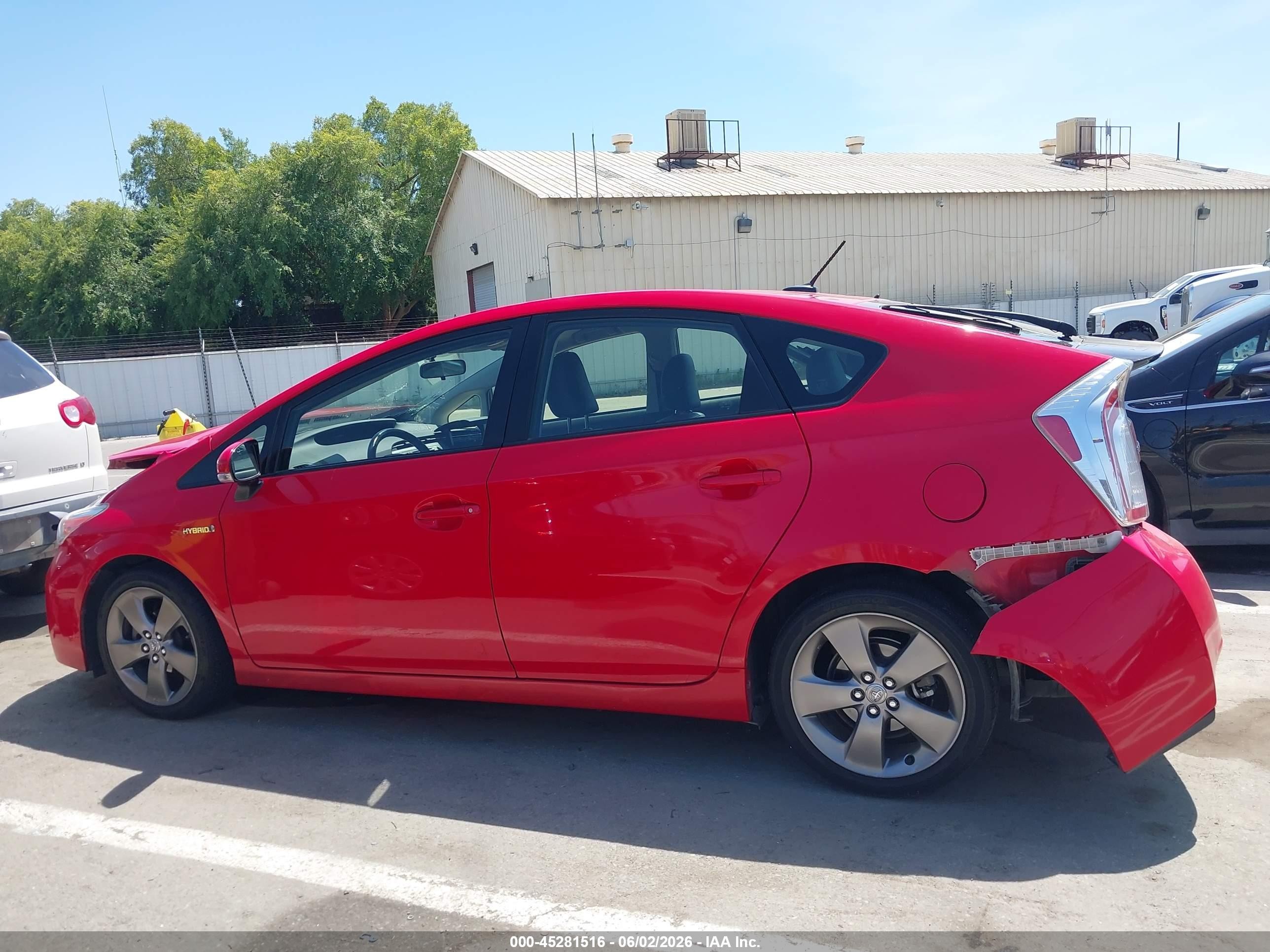2015 Toyota Prius Persona Series Special Edition Red vin: JTDKN3DU9F0397273