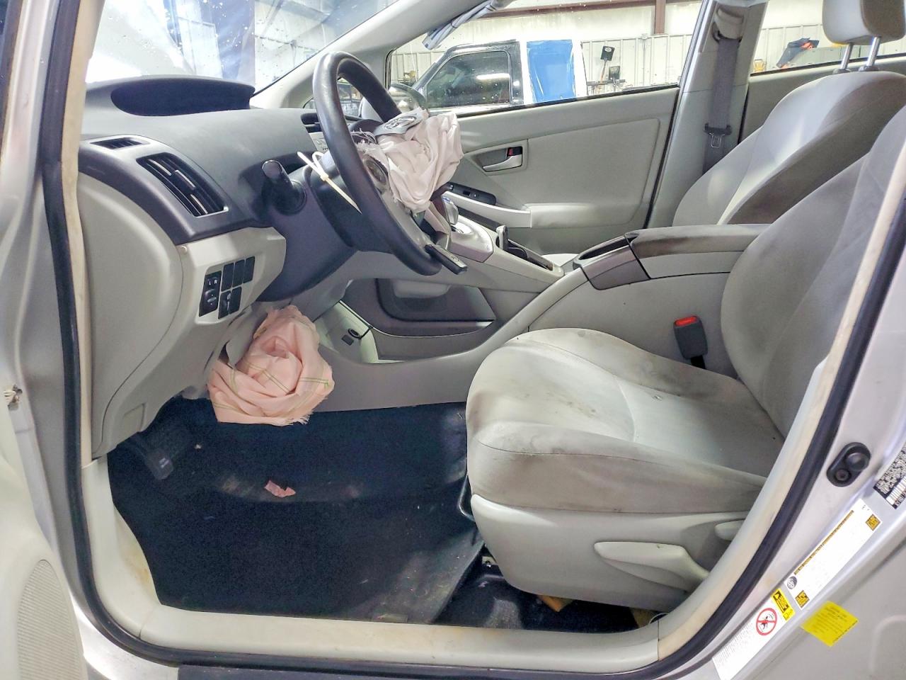 2015 Toyota Prius Two Silver vin: JTDKN3DU9F0414959