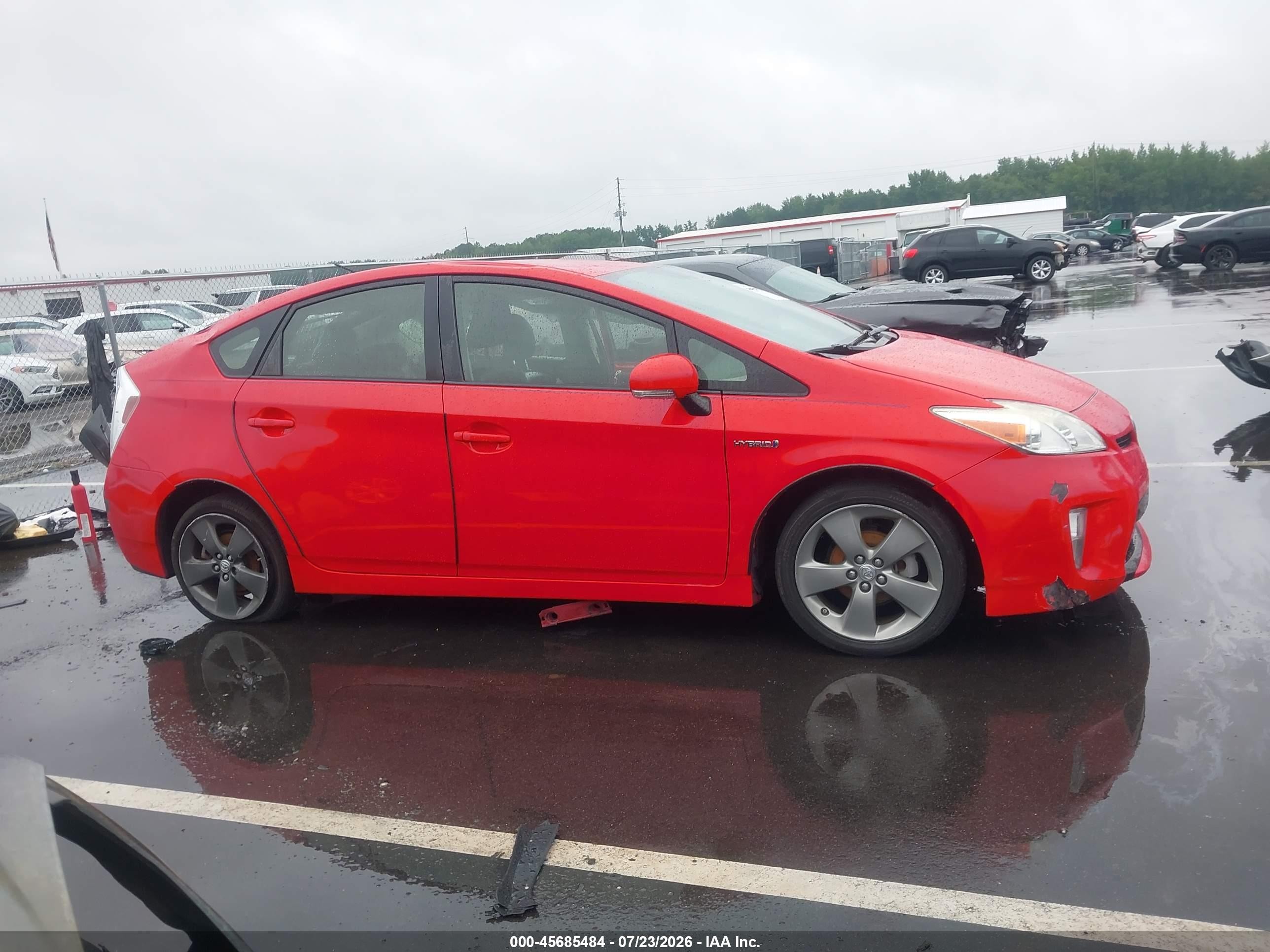 2015 Toyota Prius Persona Series Special Edition Red vin: JTDKN3DU9F0417103