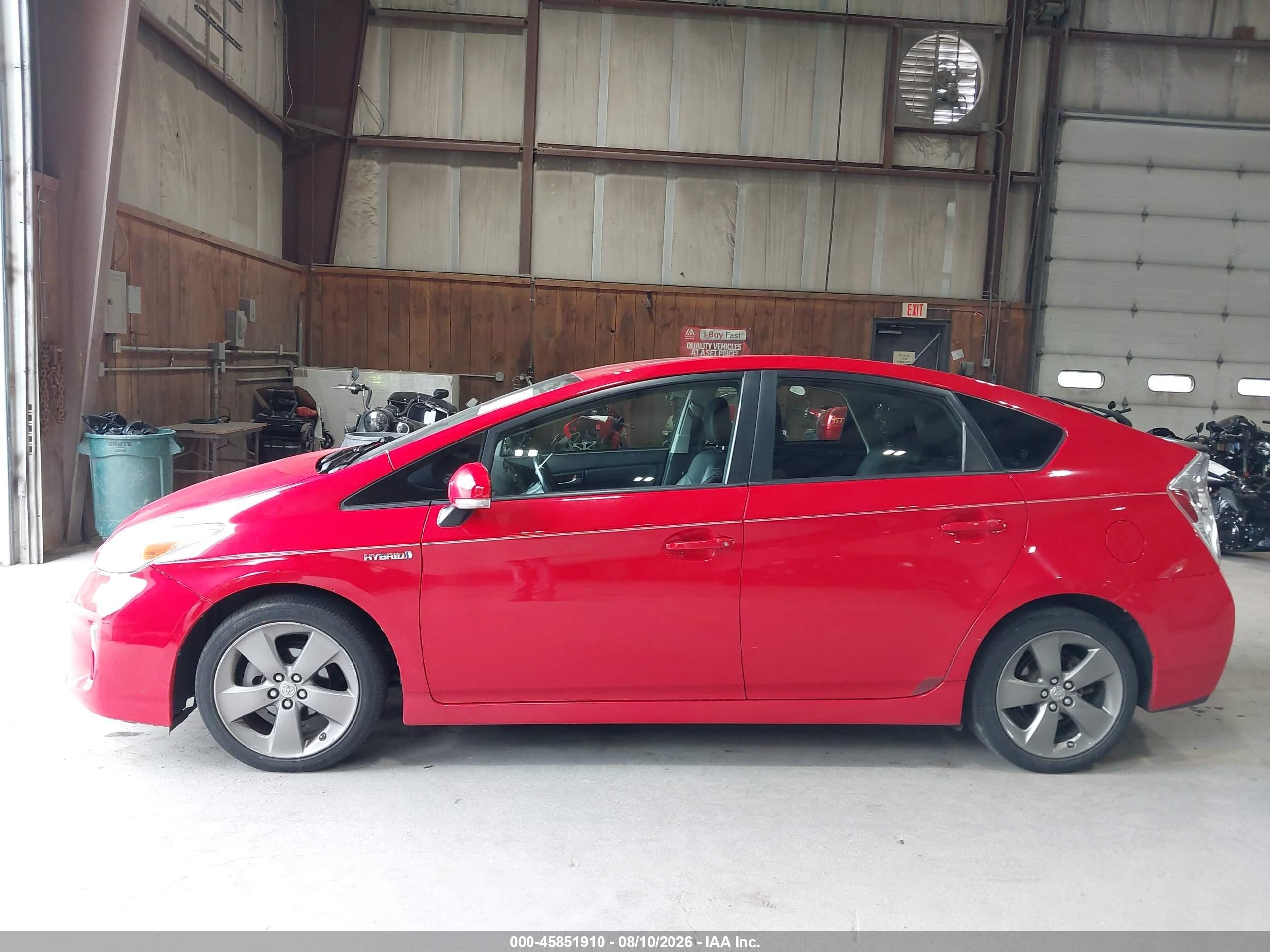 2015 Toyota Prius Persona Series Special Edition Красный vin: JTDKN3DU9F0418266