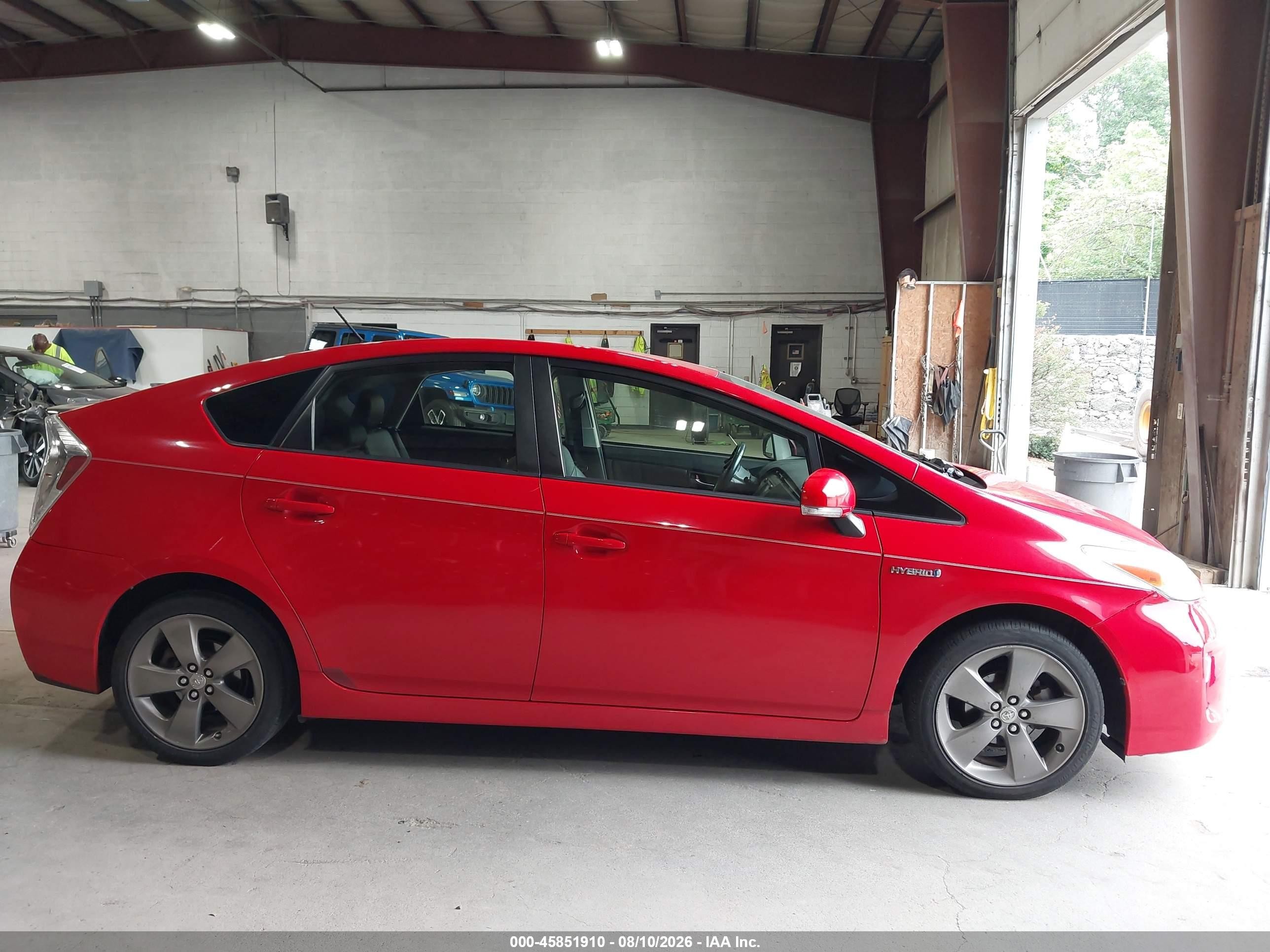 2015 Toyota Prius Persona Series Special Edition Красный vin: JTDKN3DU9F0418266