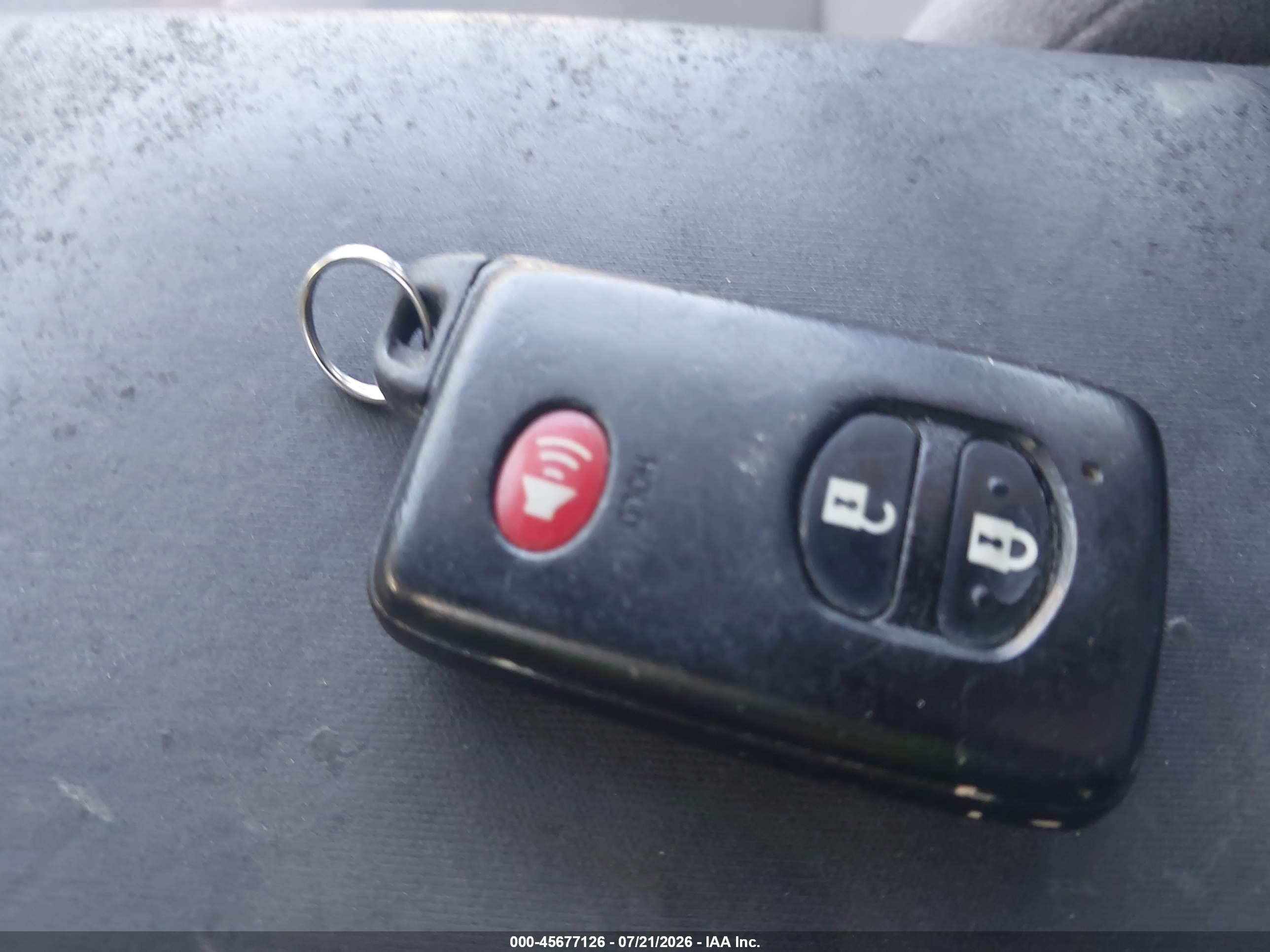 2015 Toyota Prius Two Черный vin: JTDKN3DU9F0423080