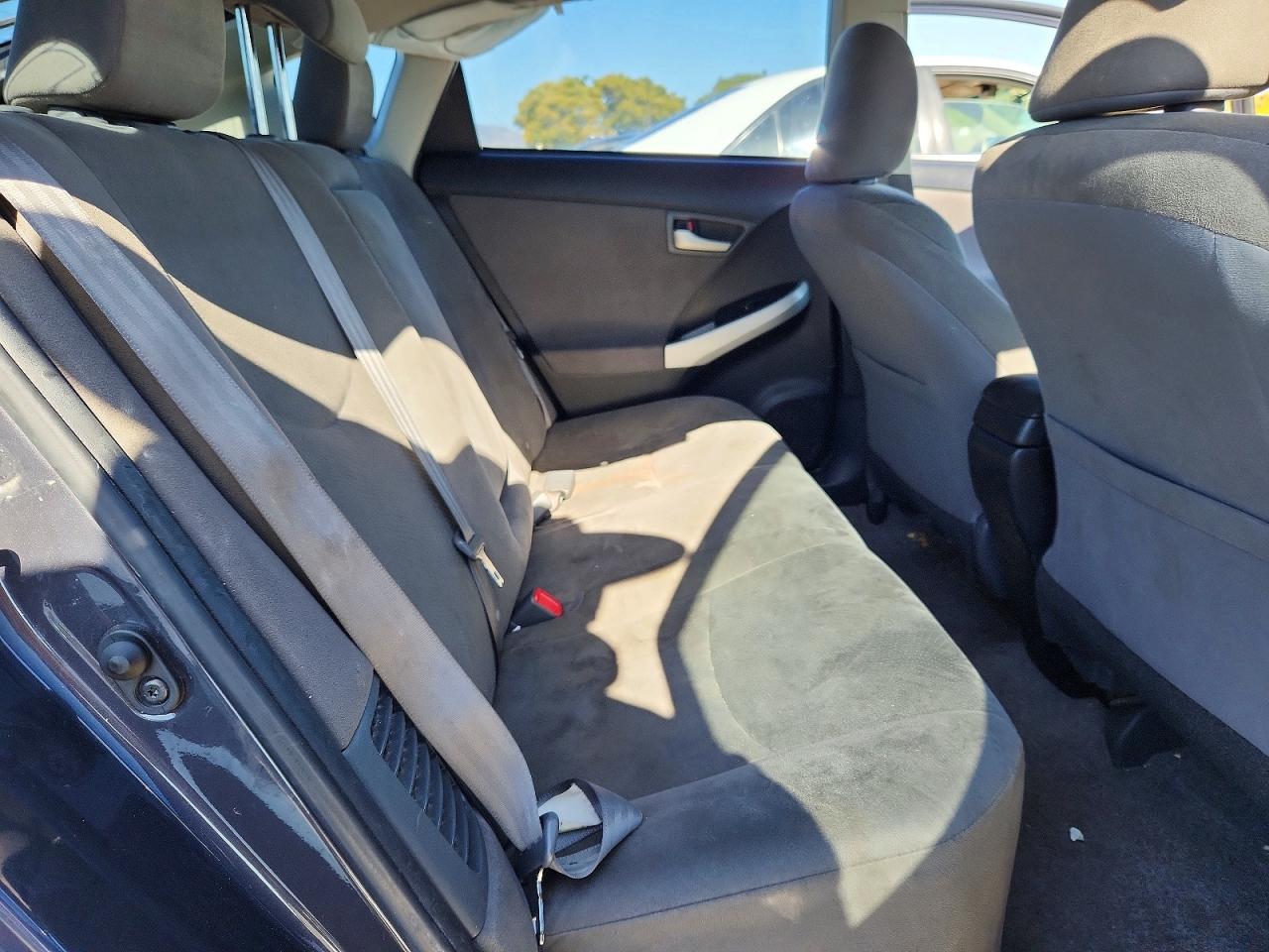 2015 Toyota Prius Three Gray vin: JTDKN3DU9F0431129