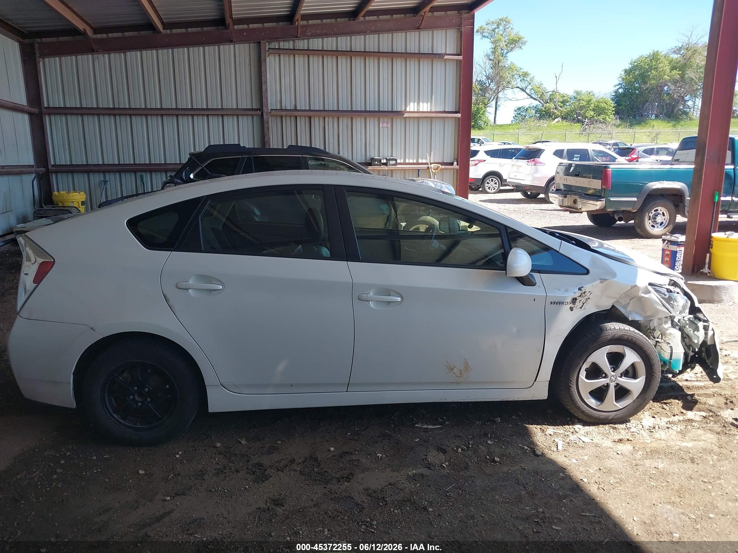 2015 Toyota Prius Four White vin: JTDKN3DU9F0436833