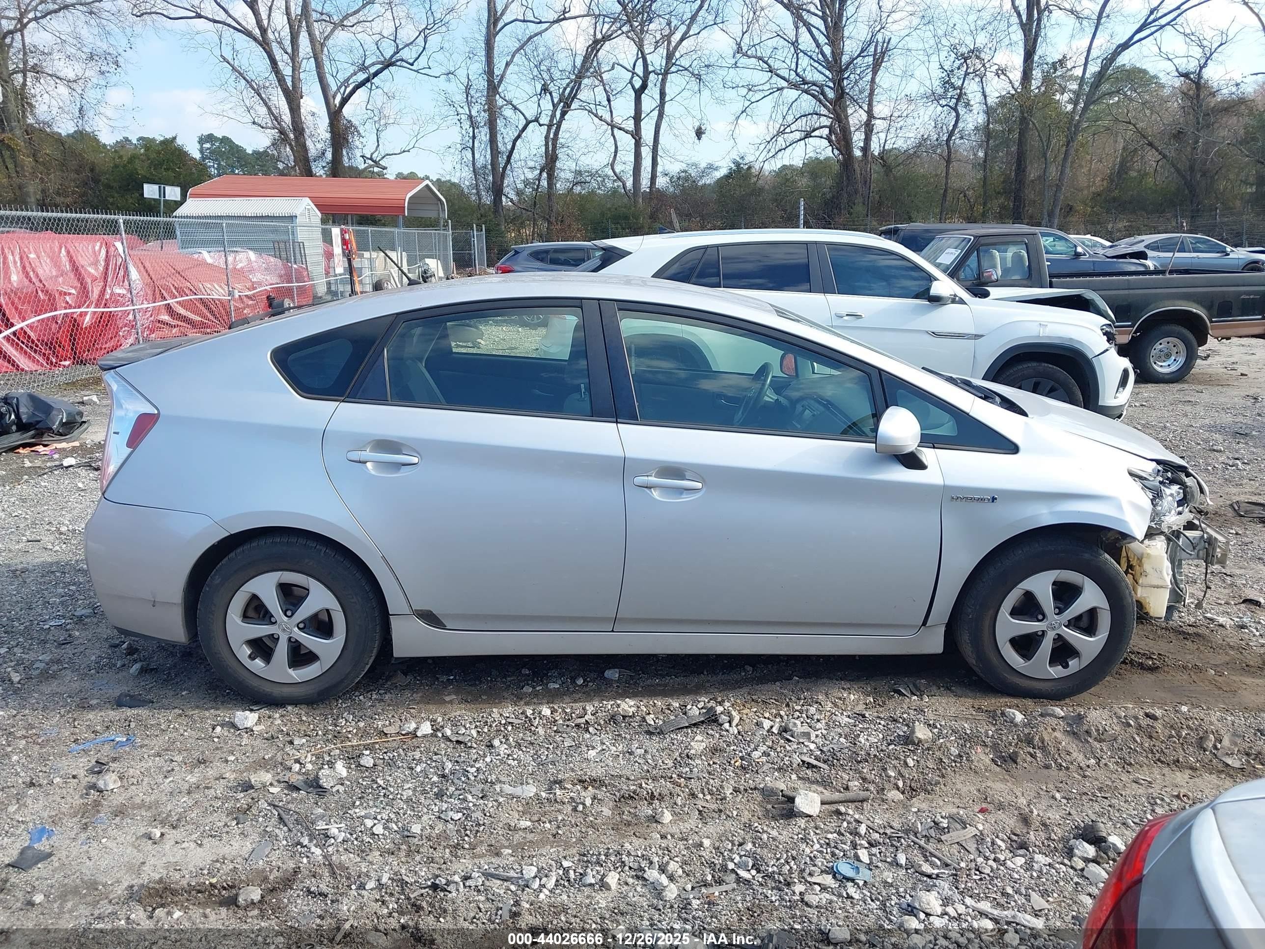 2015 Toyota Prius Two Серый vin: JTDKN3DU9F0448755