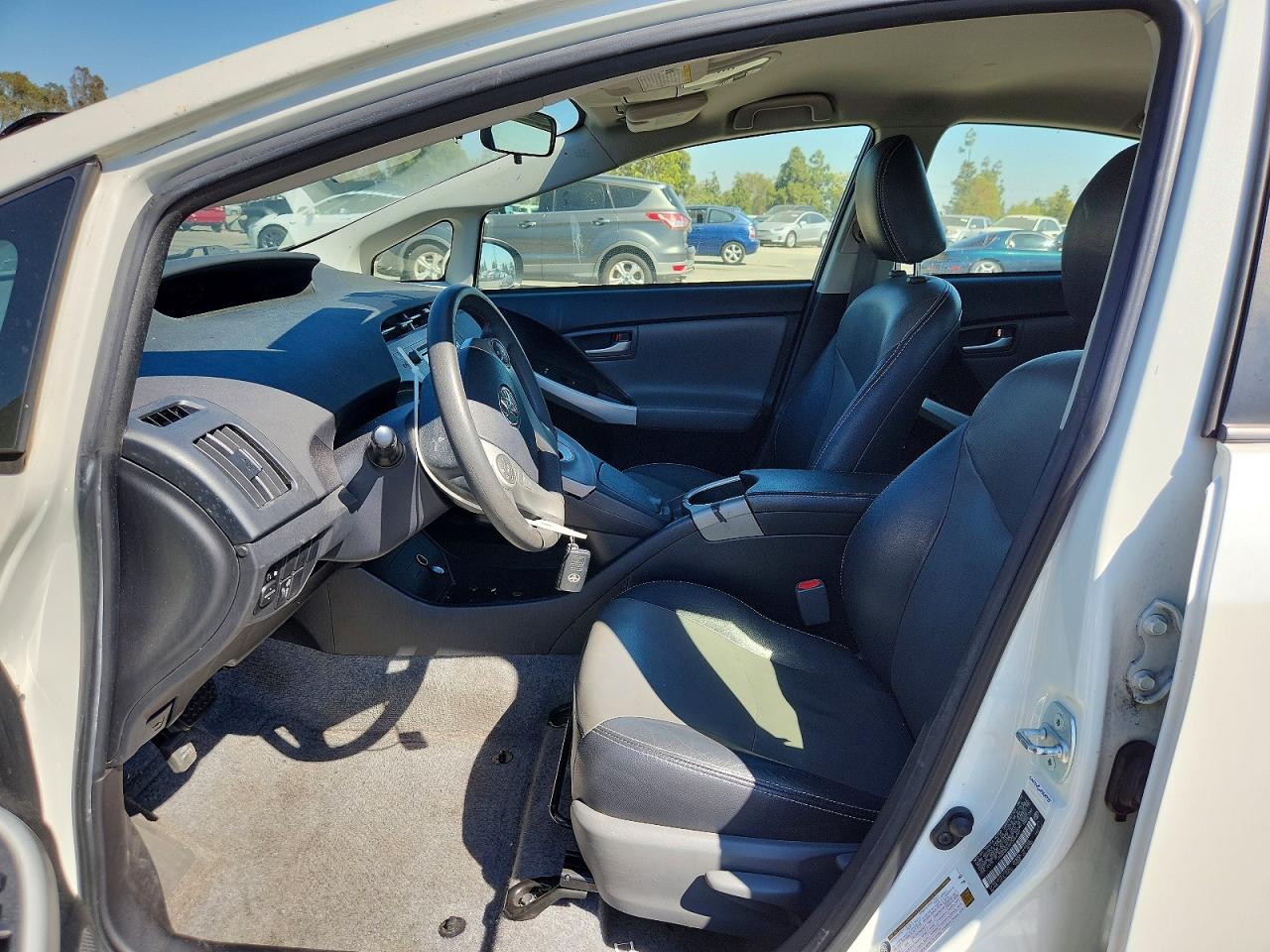2015 Toyota Prius Two White vin: JTDKN3DU9F0464941