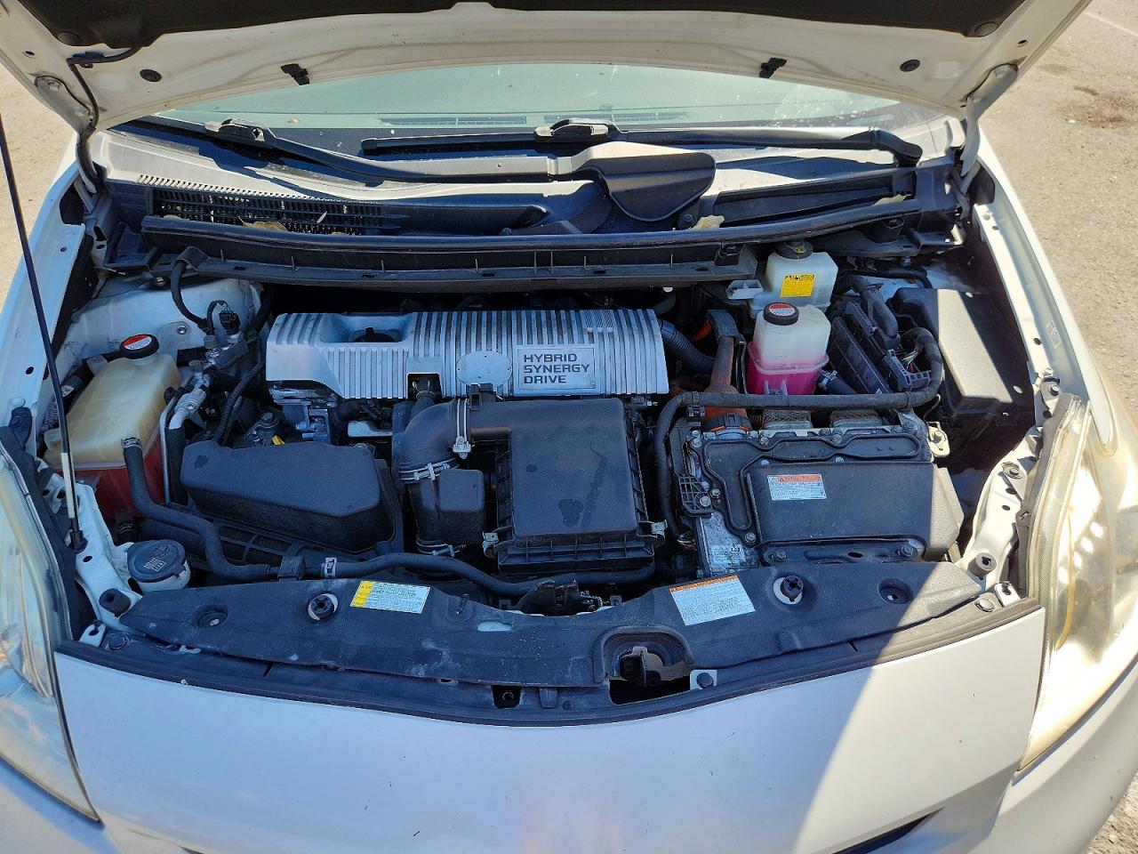 2015 Toyota Prius Two White vin: JTDKN3DU9F0464941