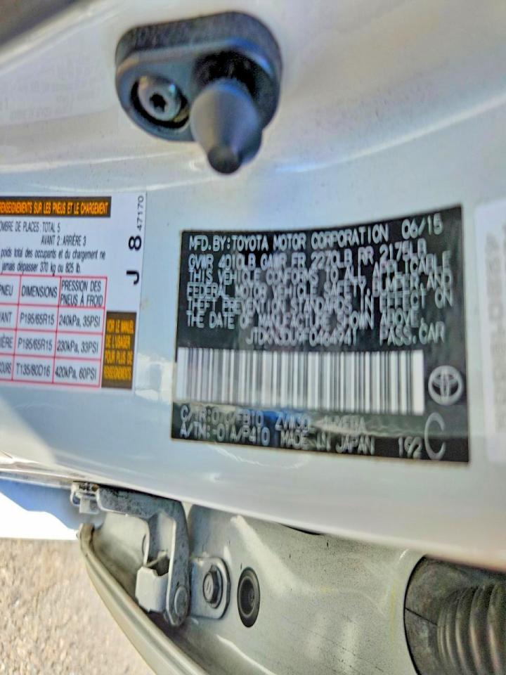 2015 Toyota Prius Two White vin: JTDKN3DU9F0464941