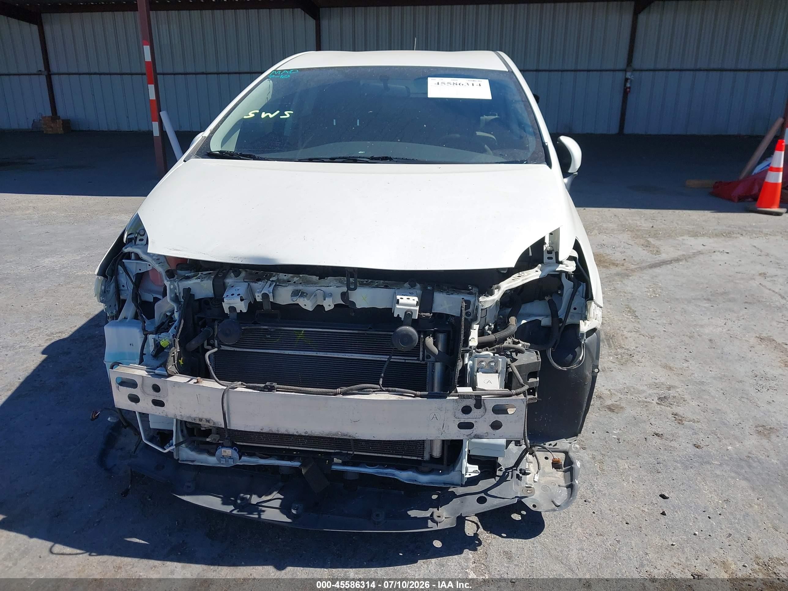 2015 Toyota Prius Two Белый vin: JTDKN3DU9F0469072