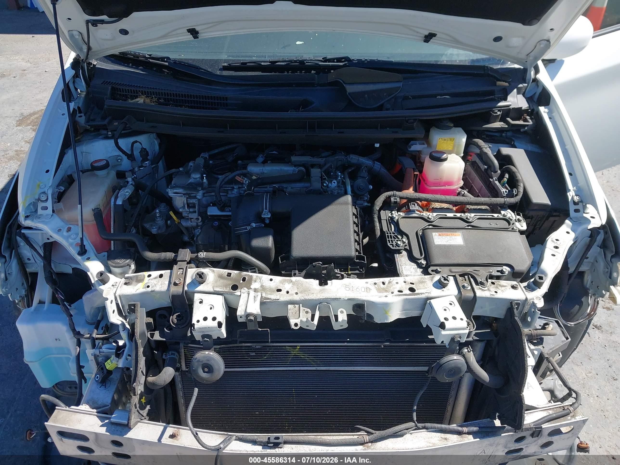 2015 Toyota Prius Two Белый vin: JTDKN3DU9F0469072
