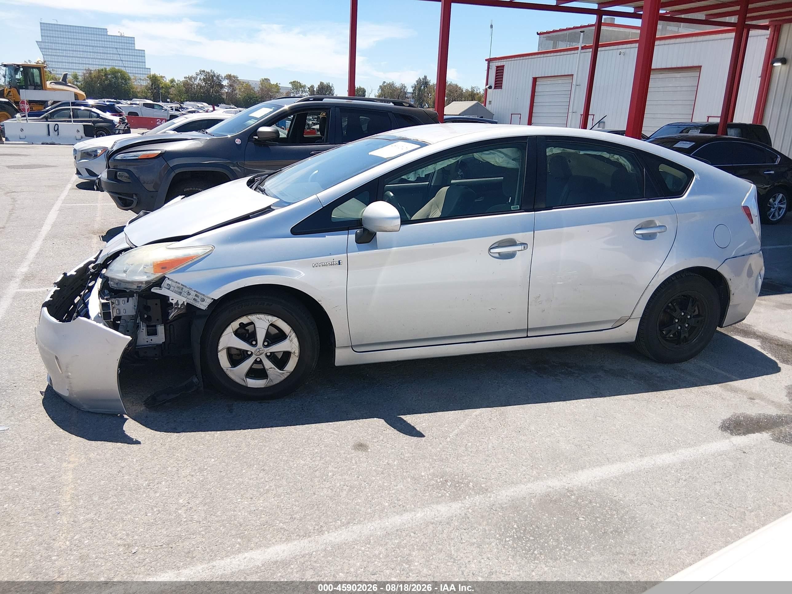 2015 Toyota Prius Two Серебряный vin: JTDKN3DU9F0475891