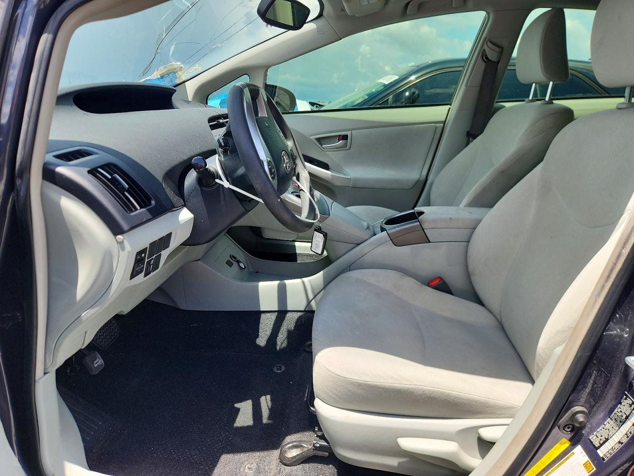 2015 Toyota Prius Two Угольный vin: JTDKN3DU9F1896794